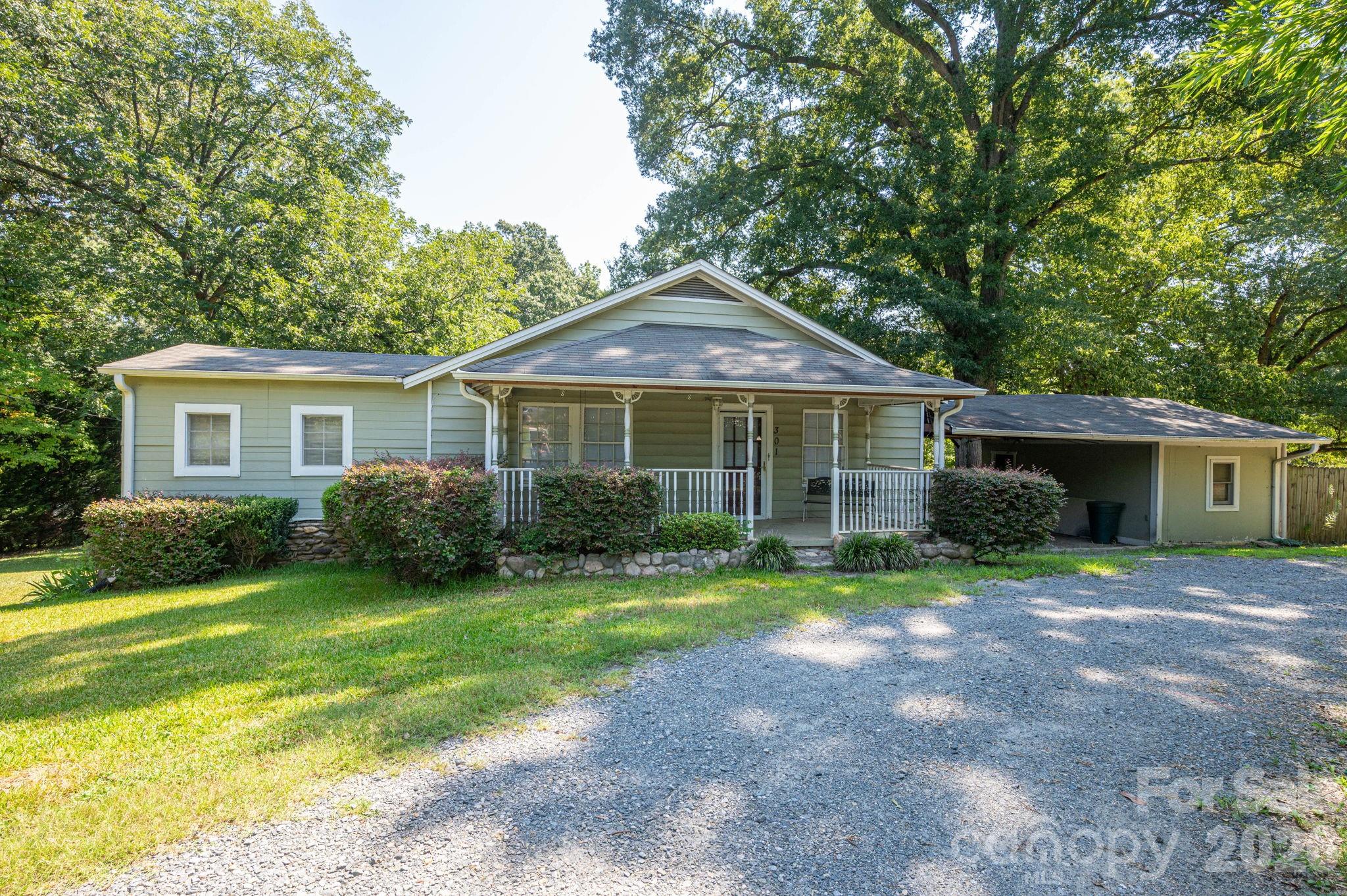 301 Belt Drive — Gastonia