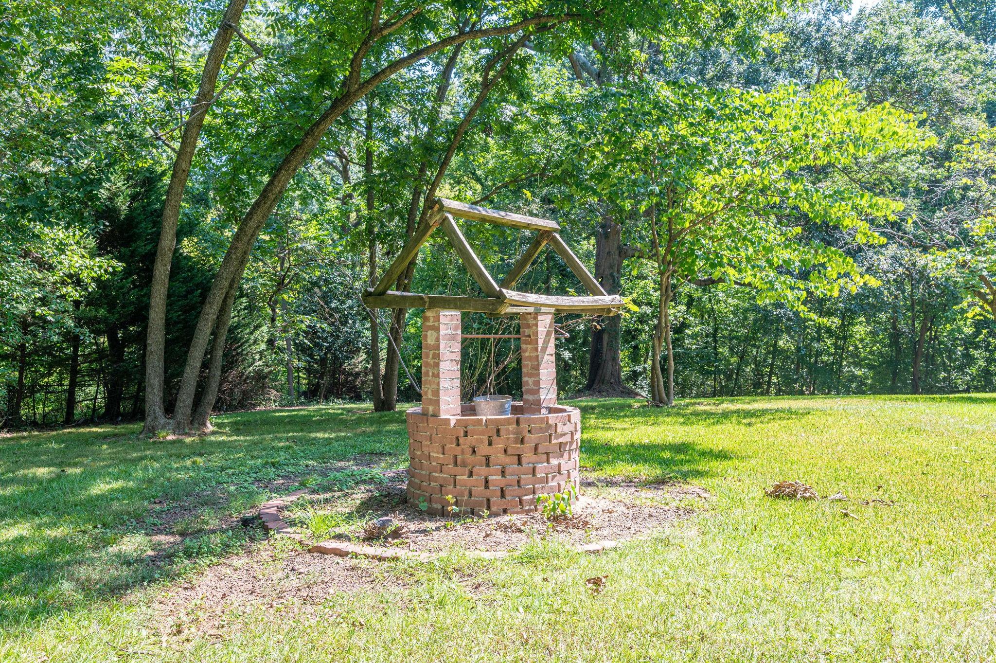 301 Belt Drive — Gastonia