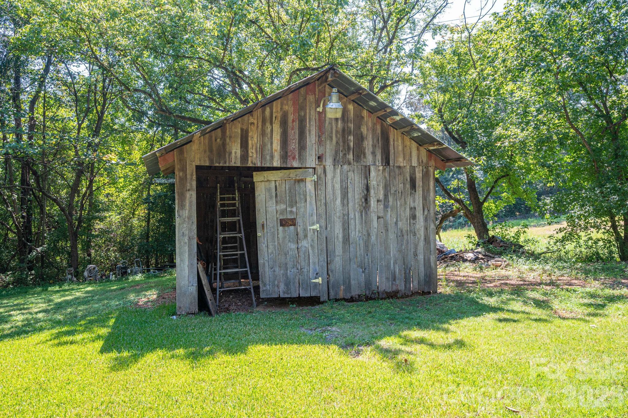 301 Belt Drive — Gastonia