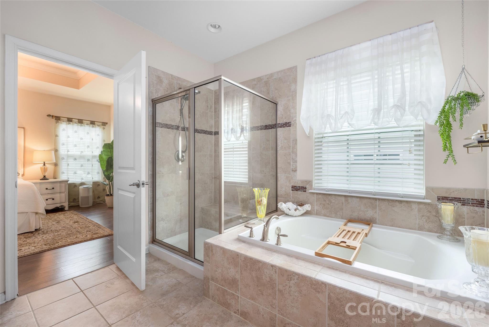 11426 Warfield Avenue — Huntersville