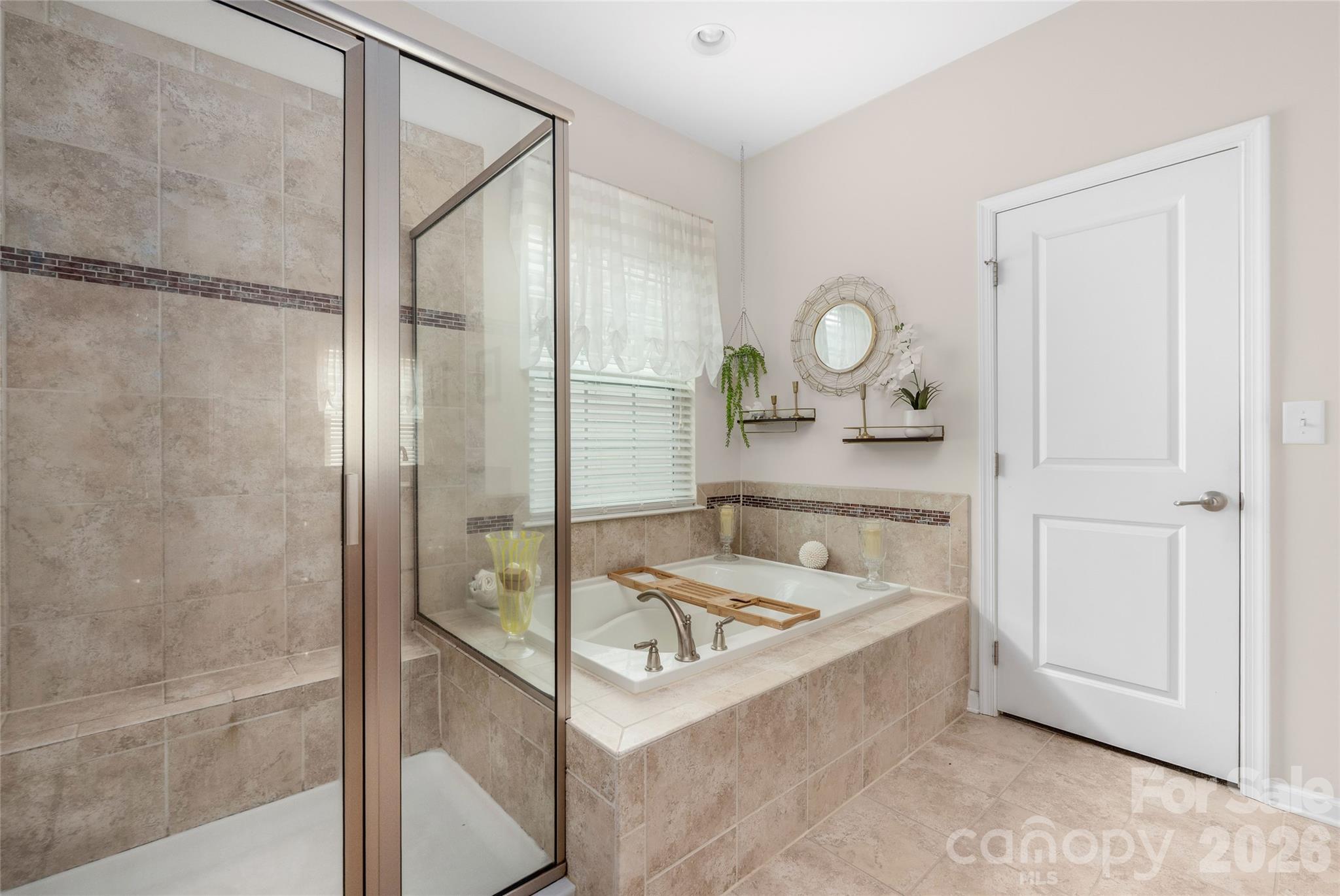 11426 Warfield Avenue — Huntersville