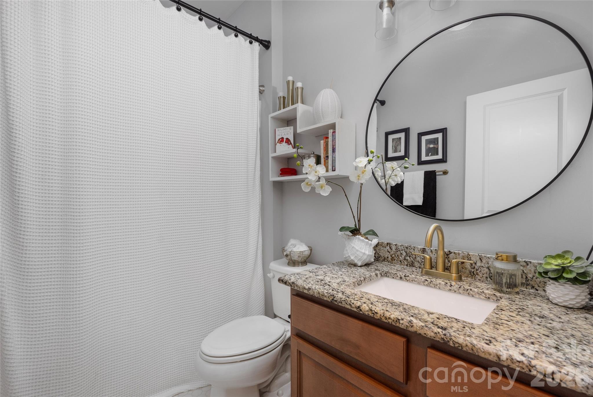 11426 Warfield Avenue — Huntersville