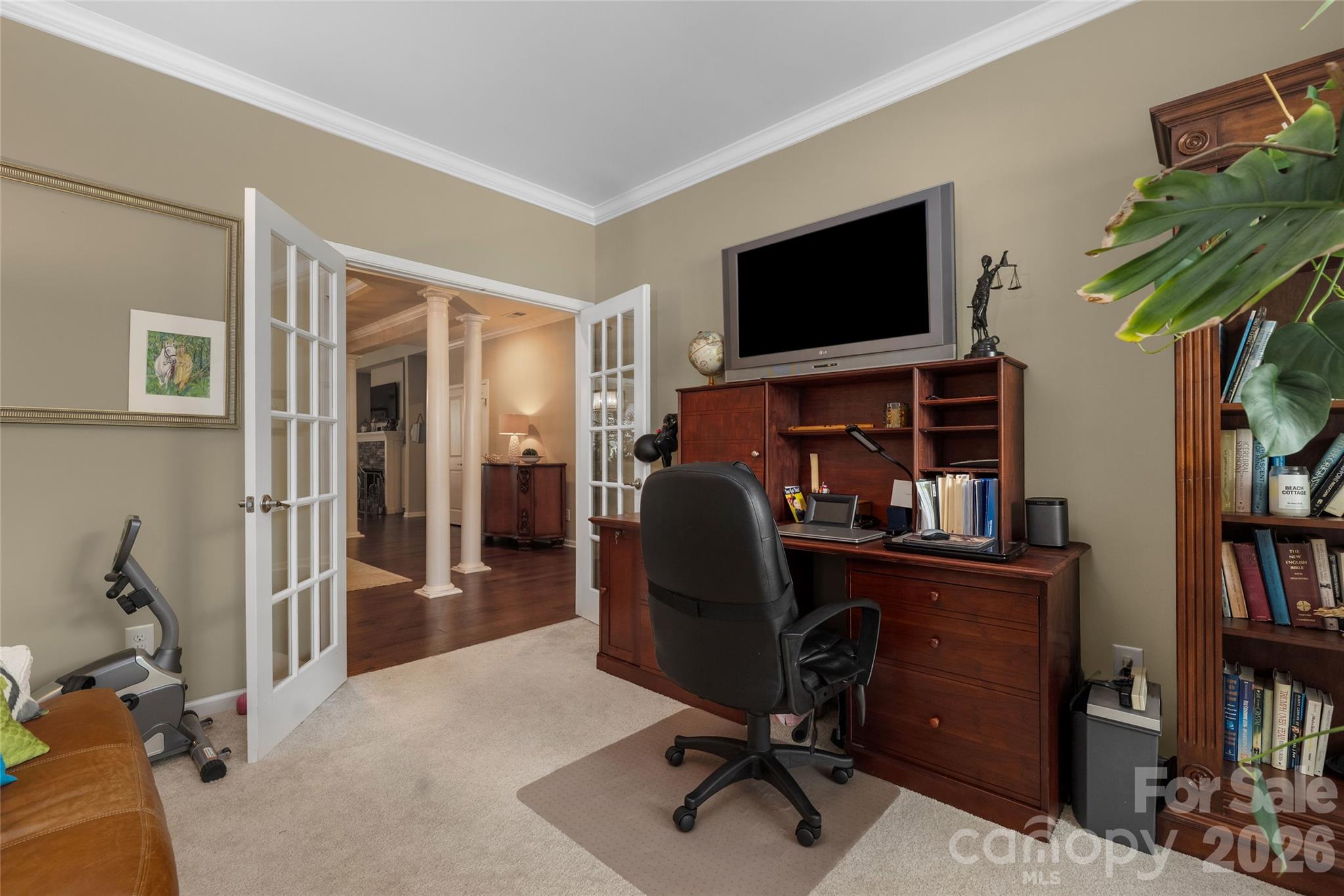 11426 Warfield Avenue — Huntersville