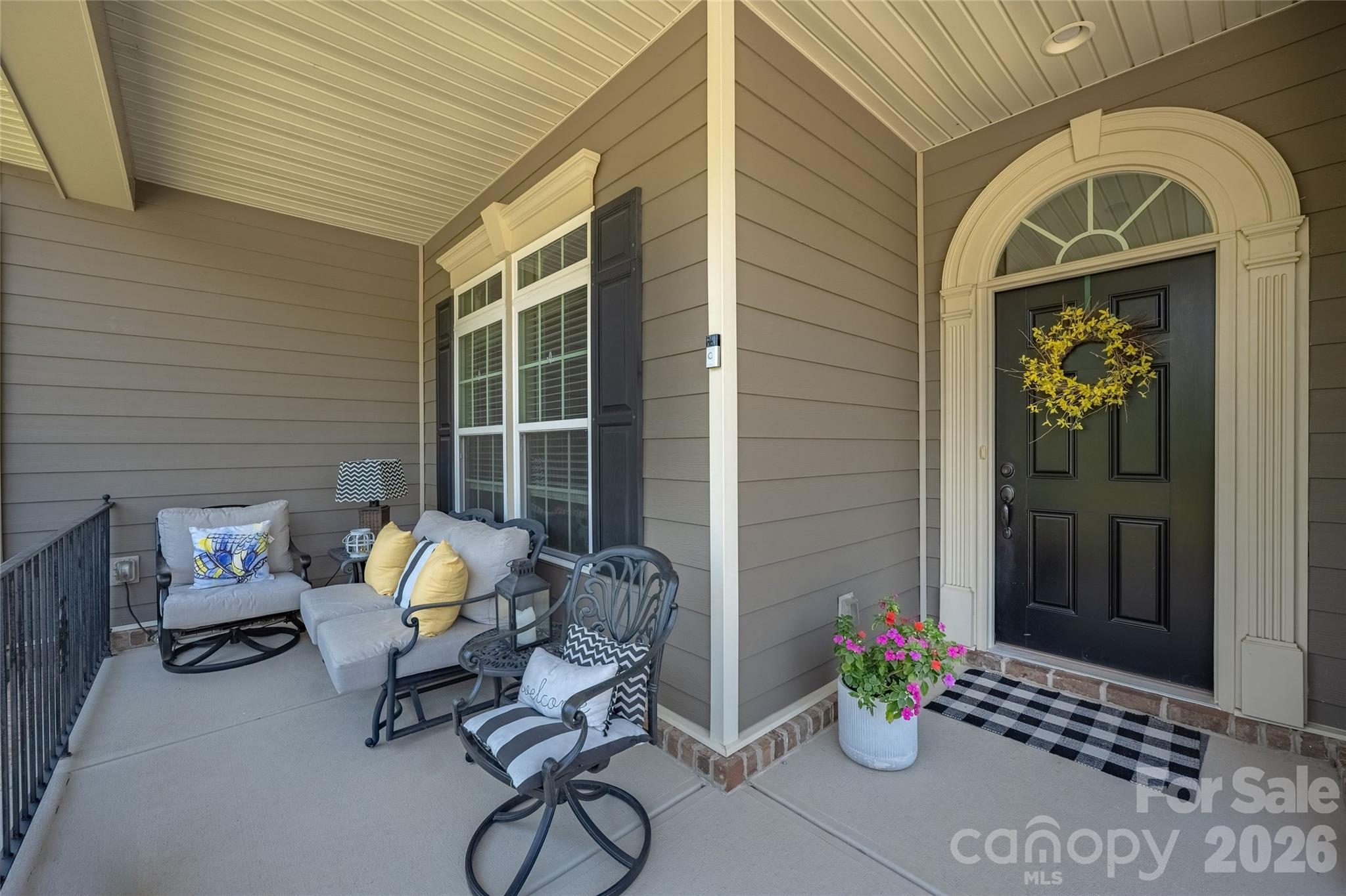 11426 Warfield Avenue — Huntersville