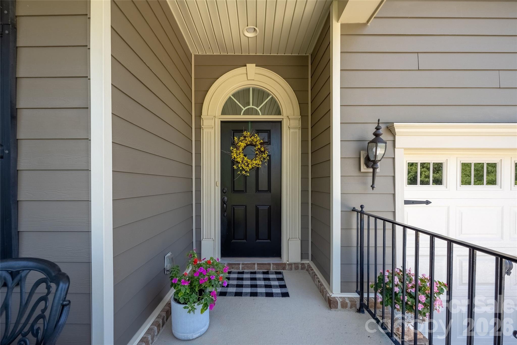 11426 Warfield Avenue — Huntersville