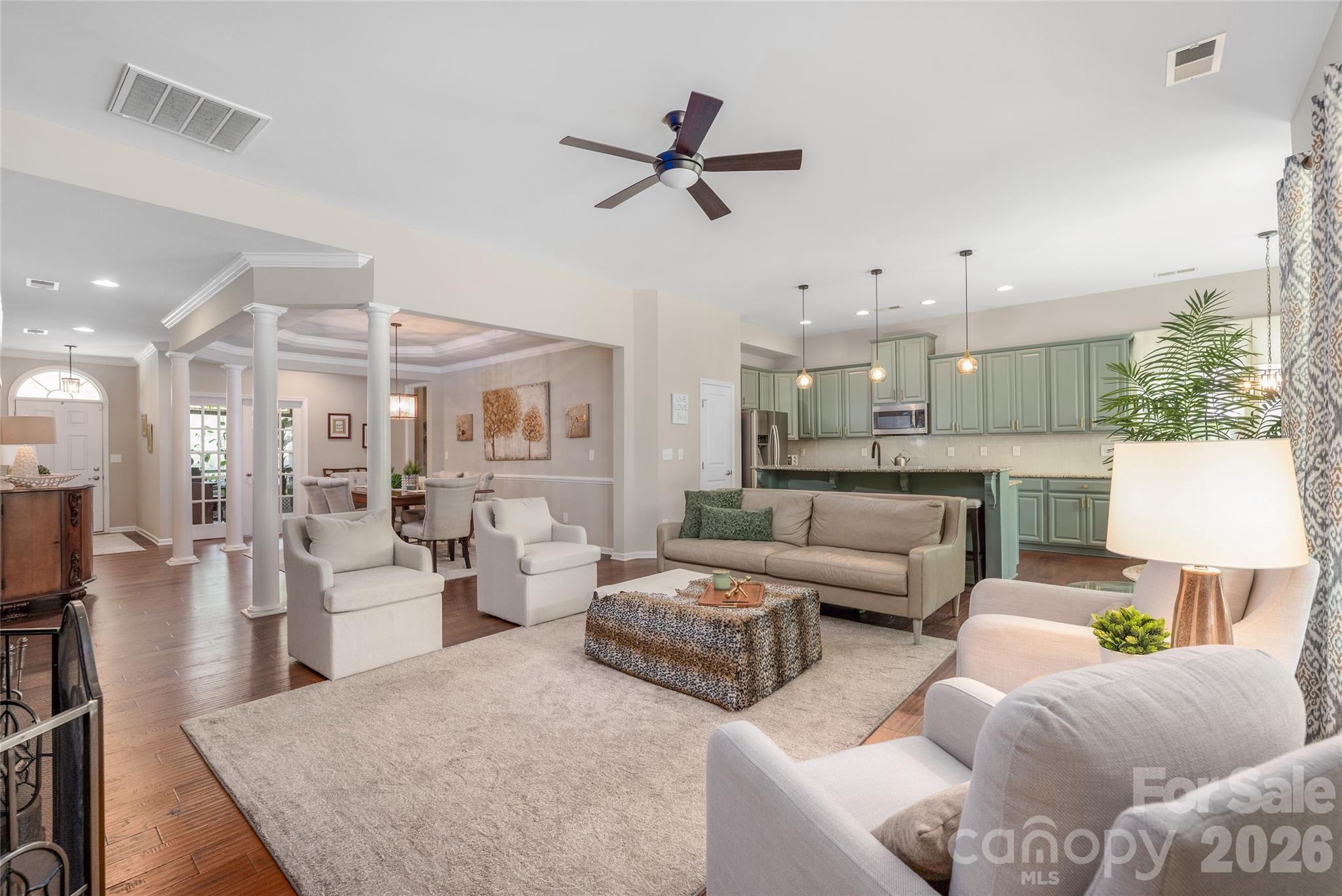 11426 Warfield Avenue — Huntersville