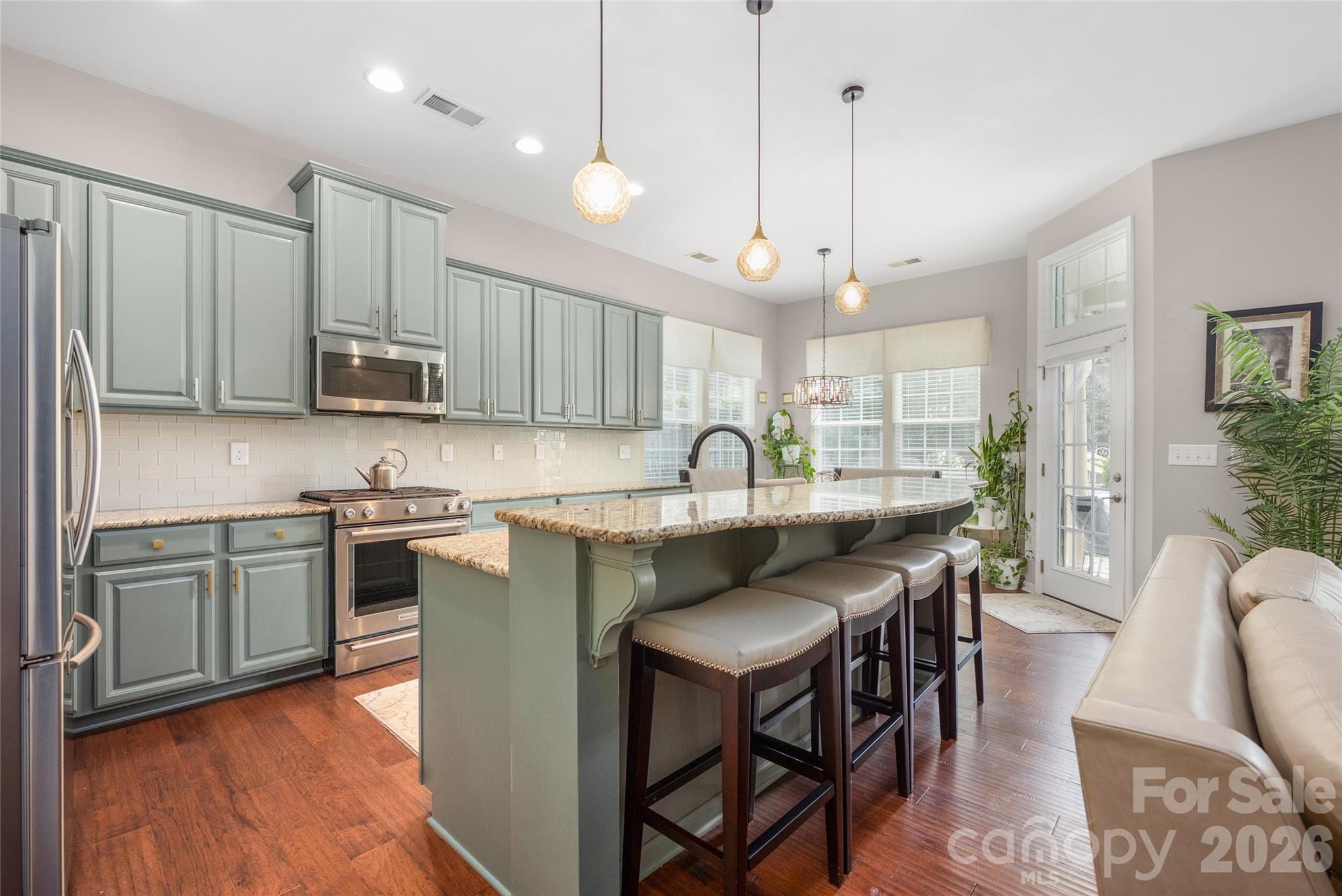 11426 Warfield Avenue — Huntersville