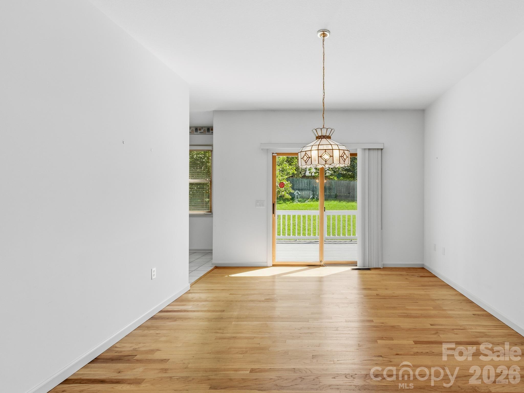 128 Stone House Road — Hendersonville
