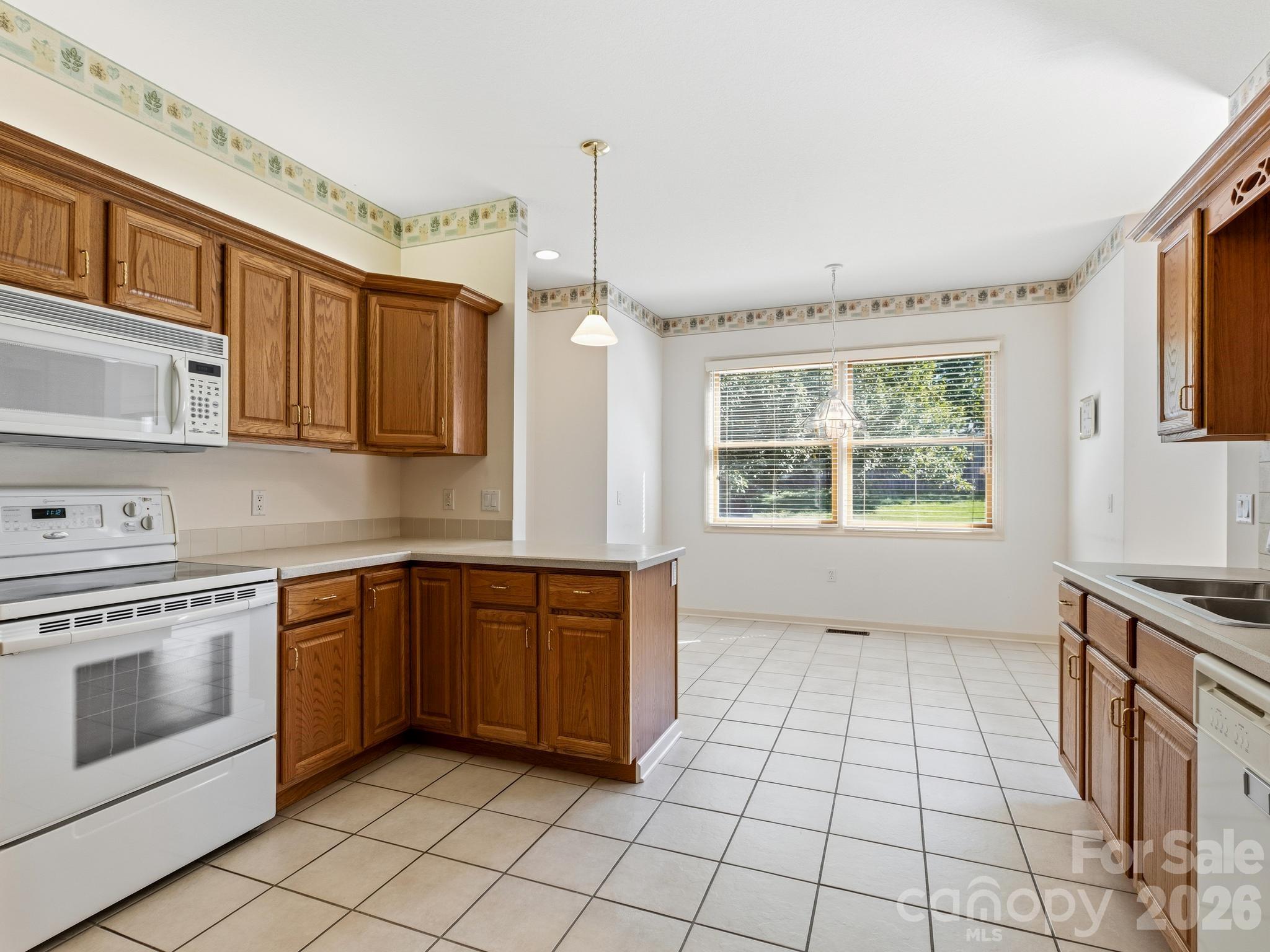 128 Stone House Road — Hendersonville