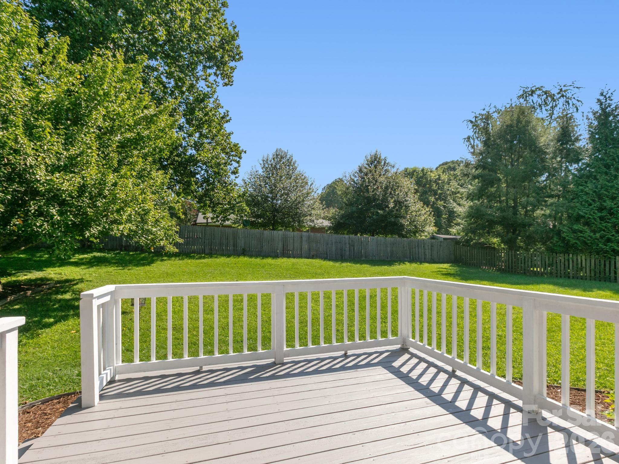128 Stone House Road — Hendersonville