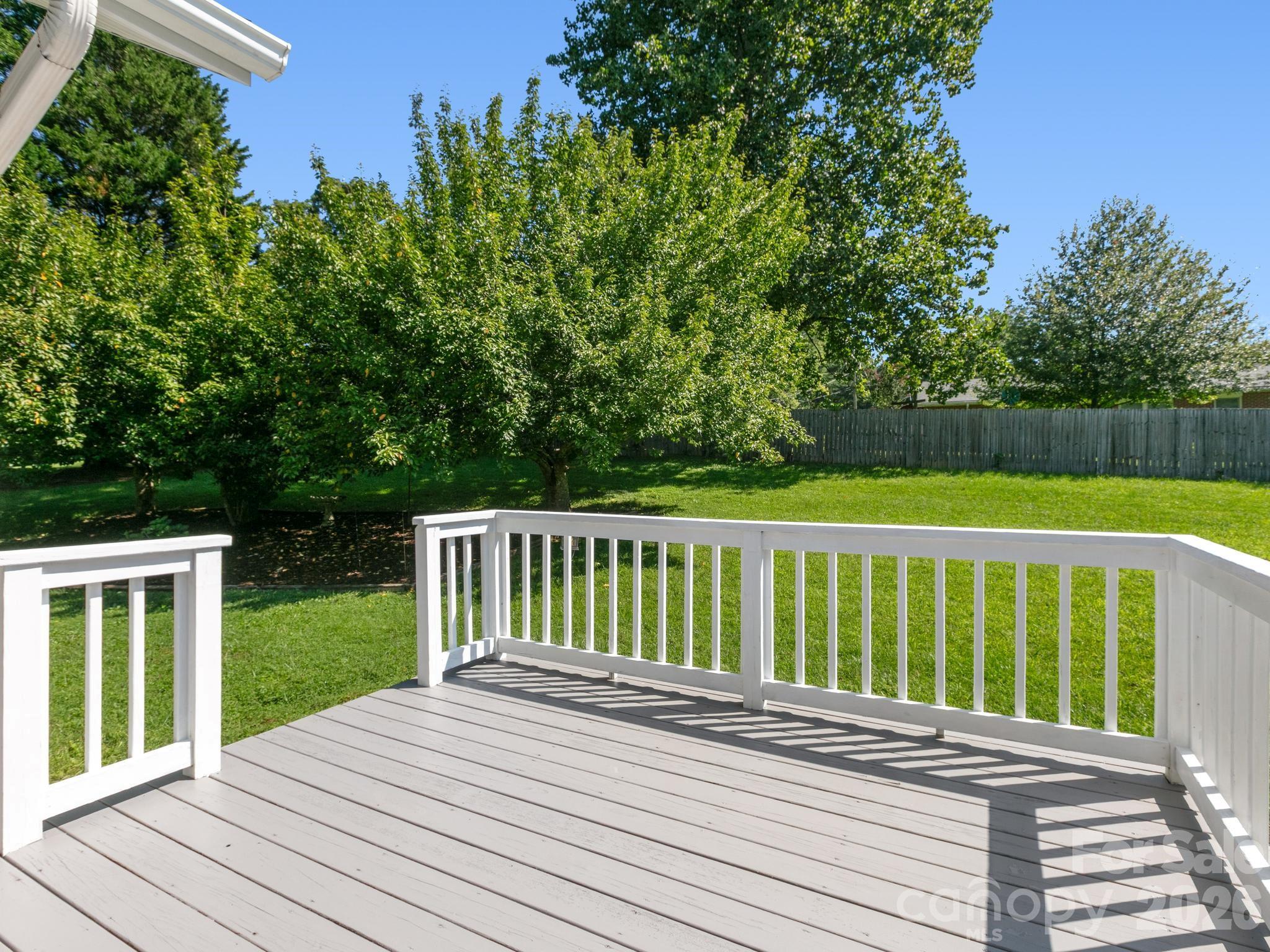 128 Stone House Road — Hendersonville