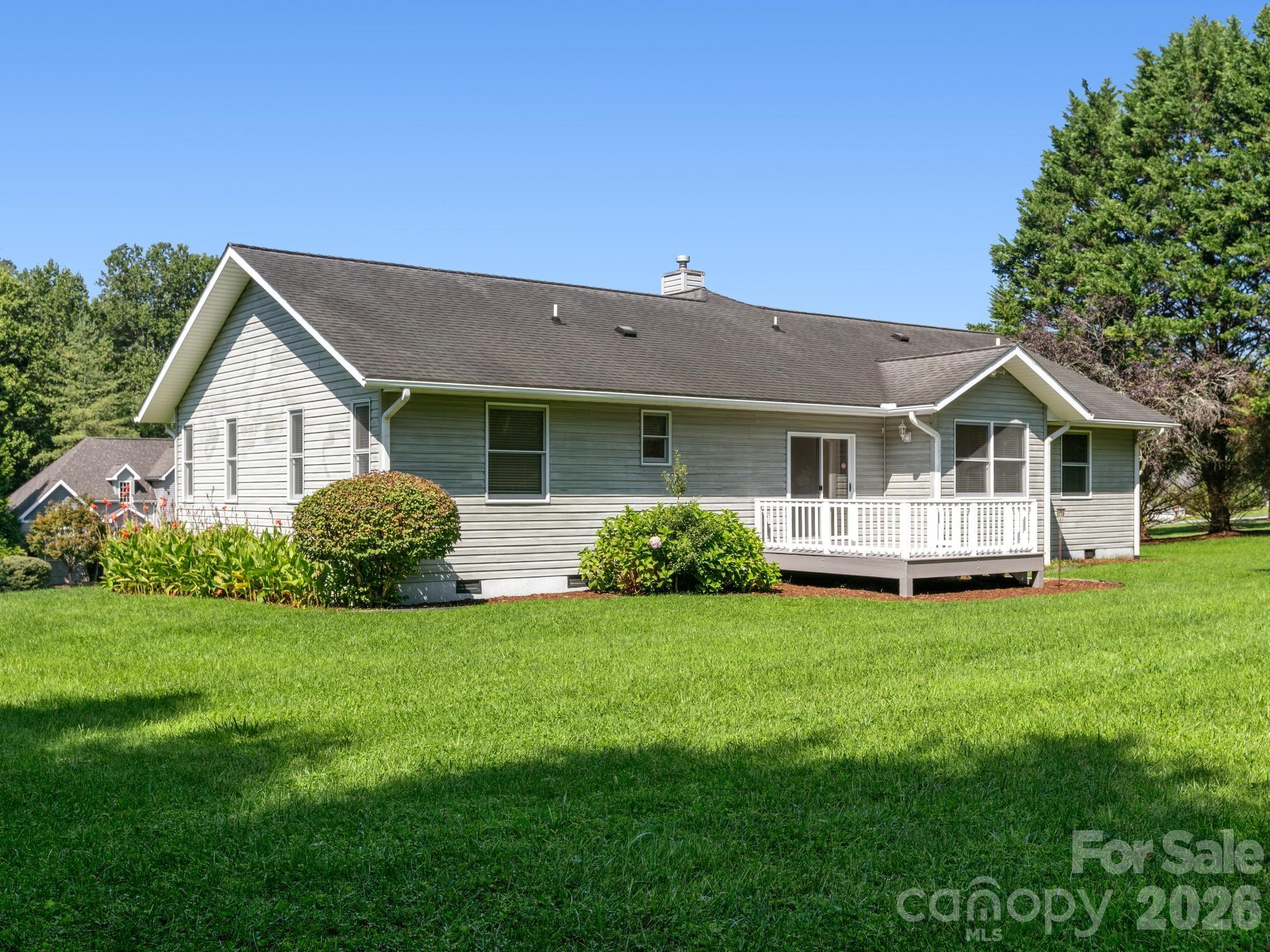 128 Stone House Road — Hendersonville