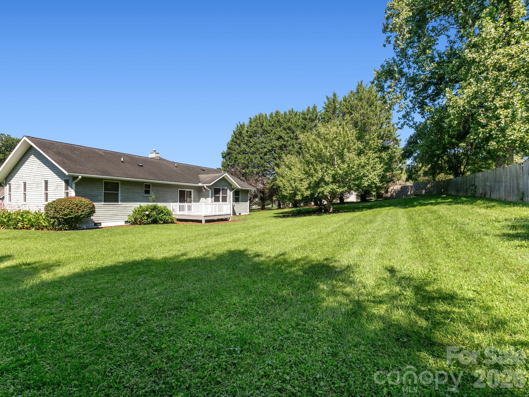 128 Stone House Road — Hendersonville