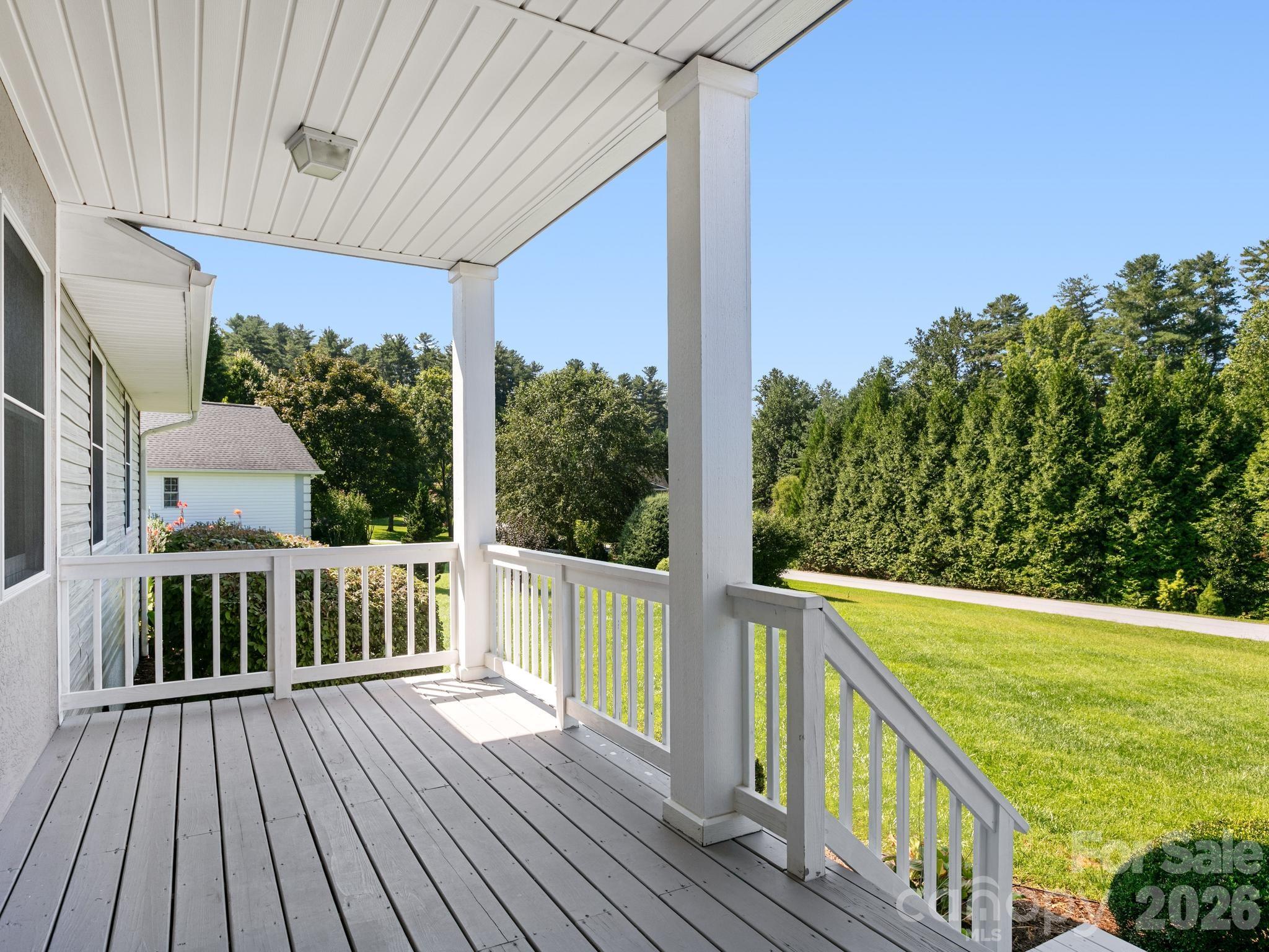 128 Stone House Road — Hendersonville