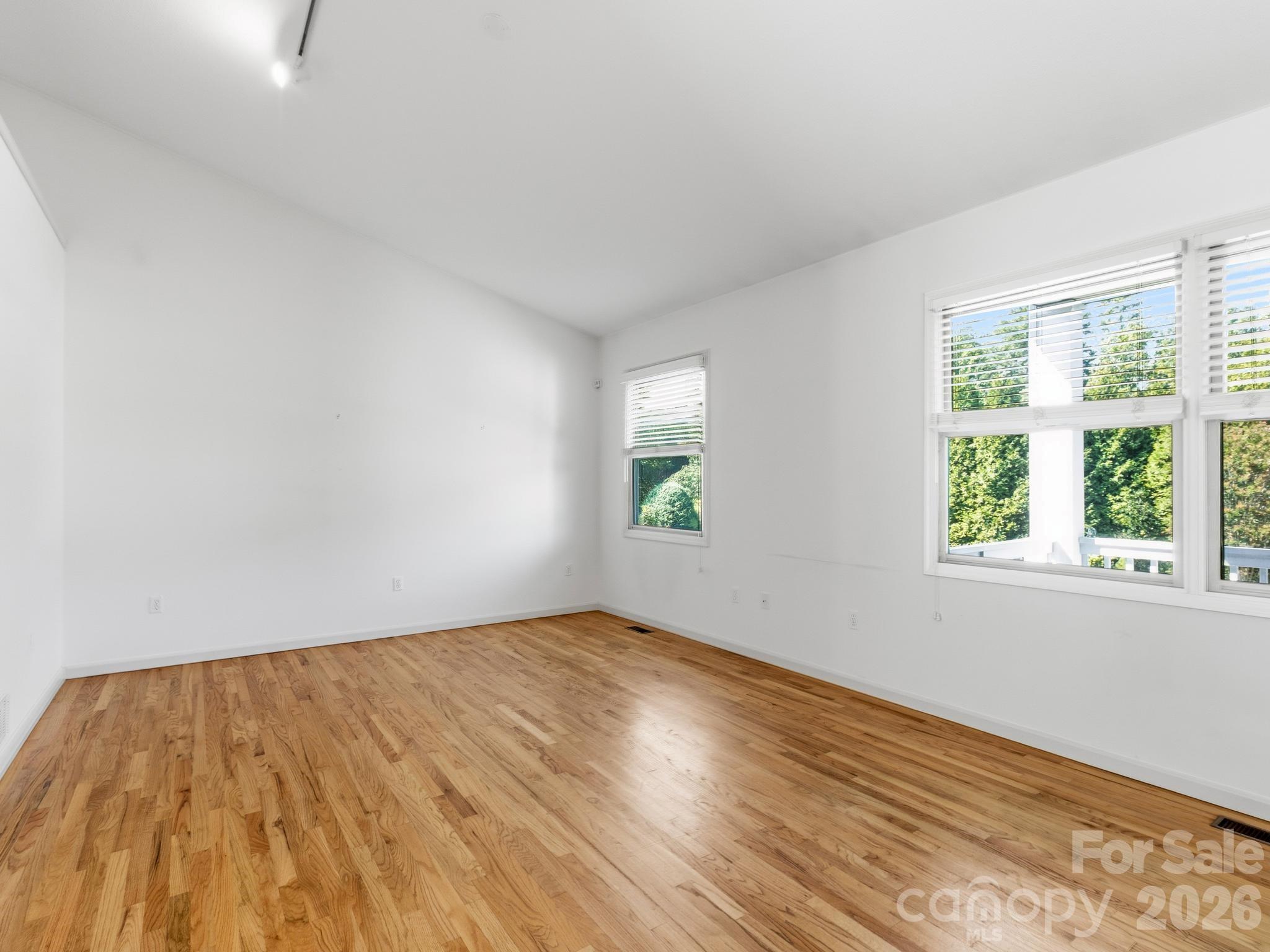 128 Stone House Road — Hendersonville