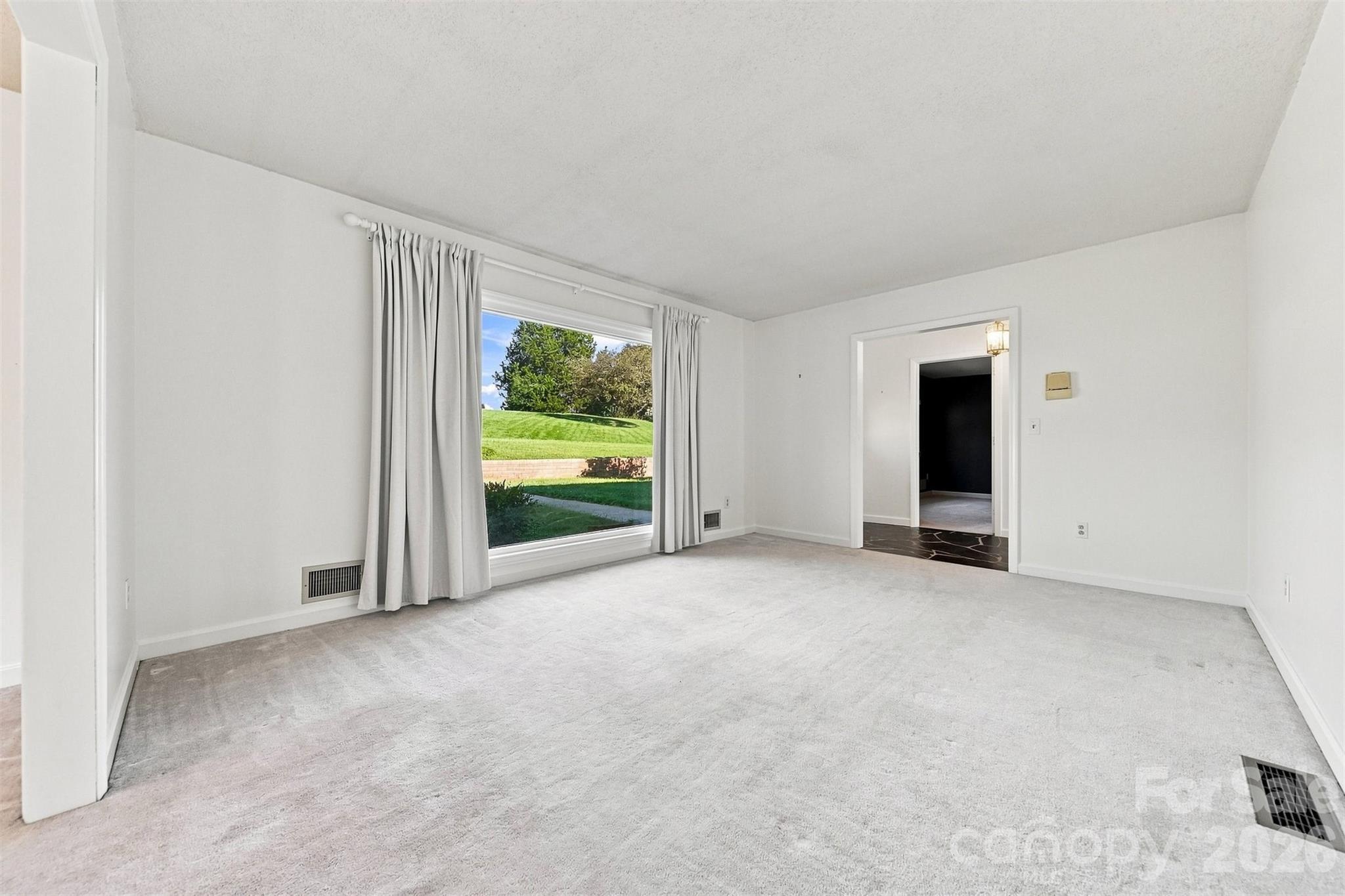 2796 Lakeview Drive — Lenoir