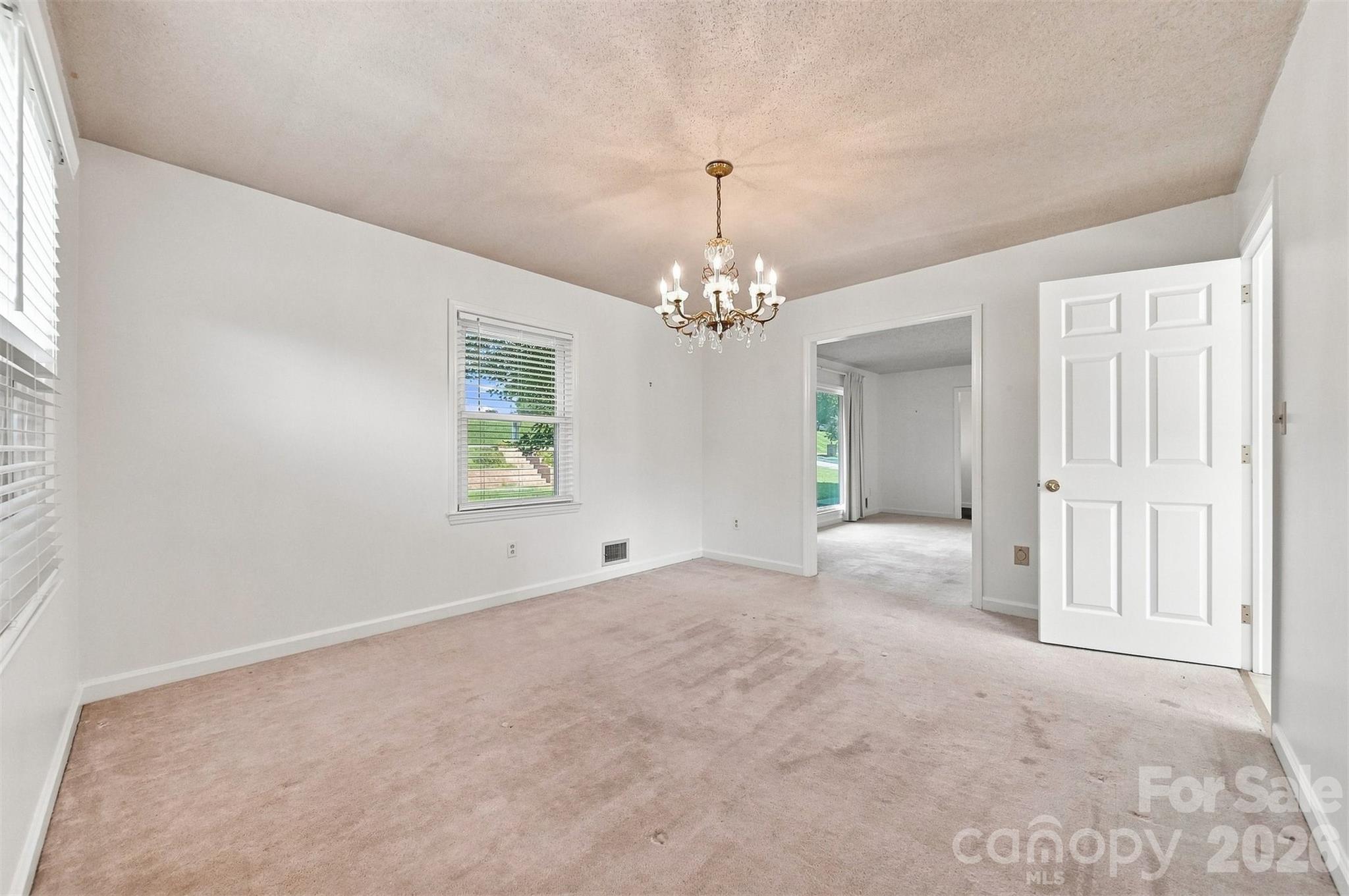 2796 Lakeview Drive — Lenoir