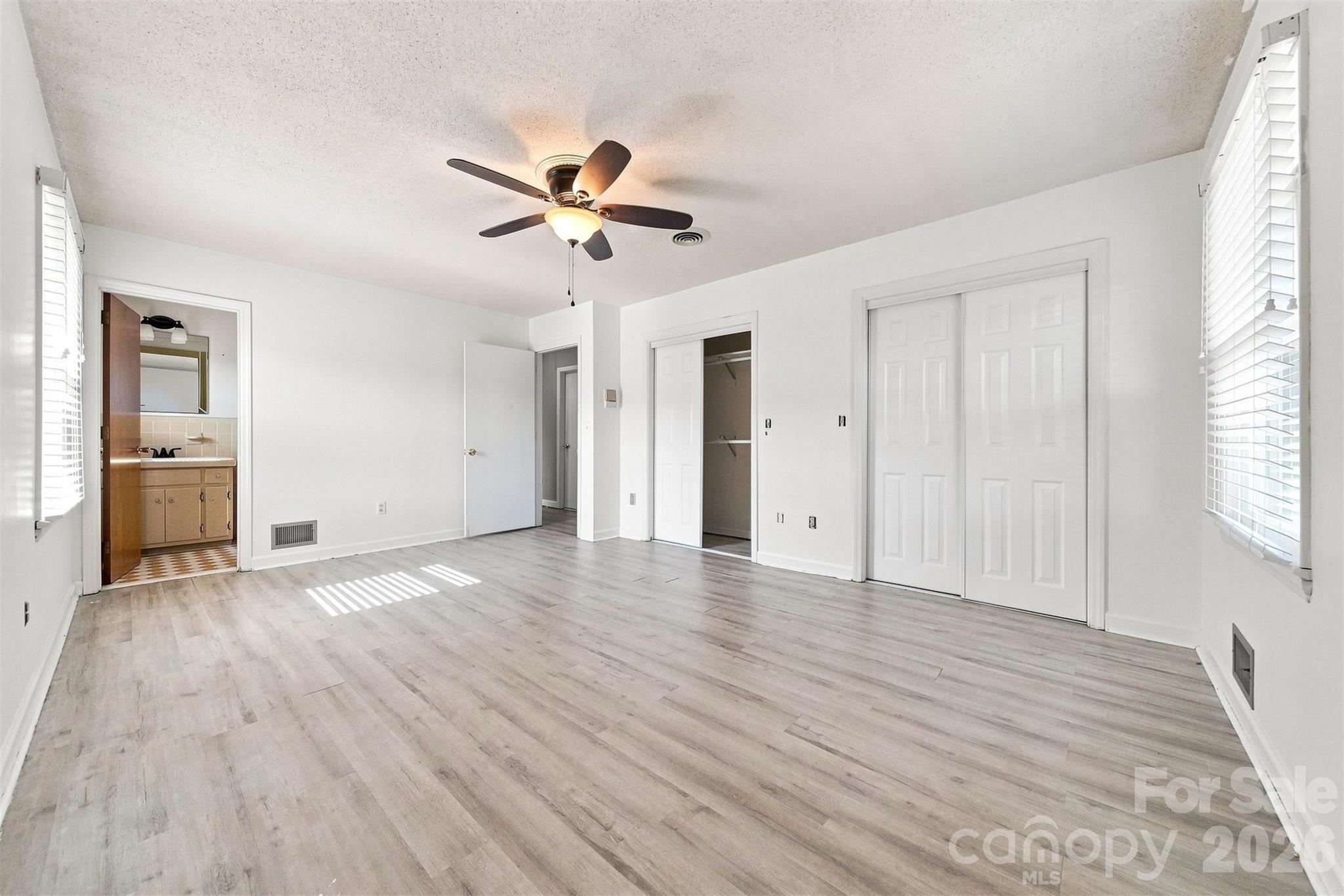 2796 Lakeview Drive — Lenoir