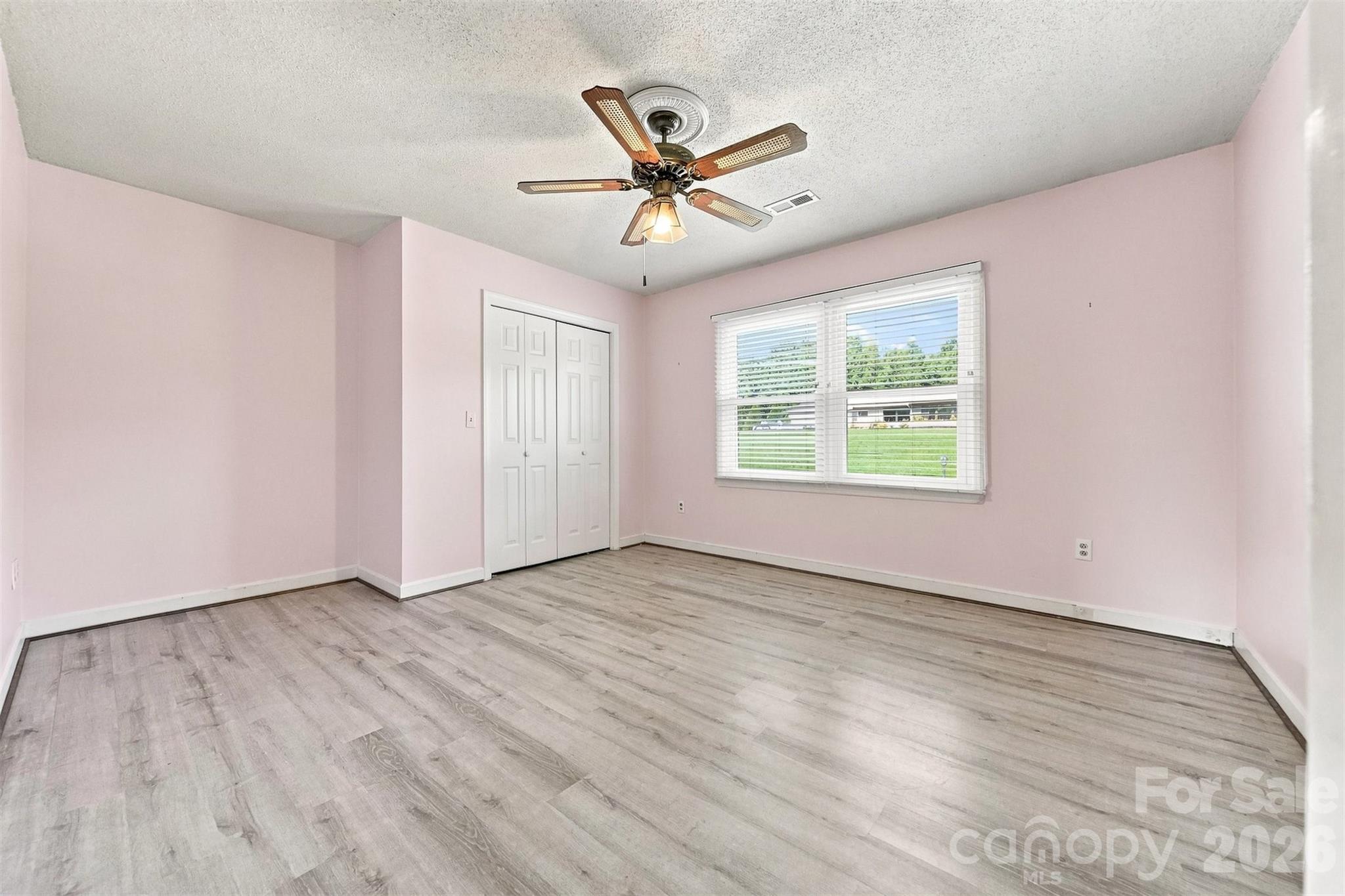 2796 Lakeview Drive — Lenoir