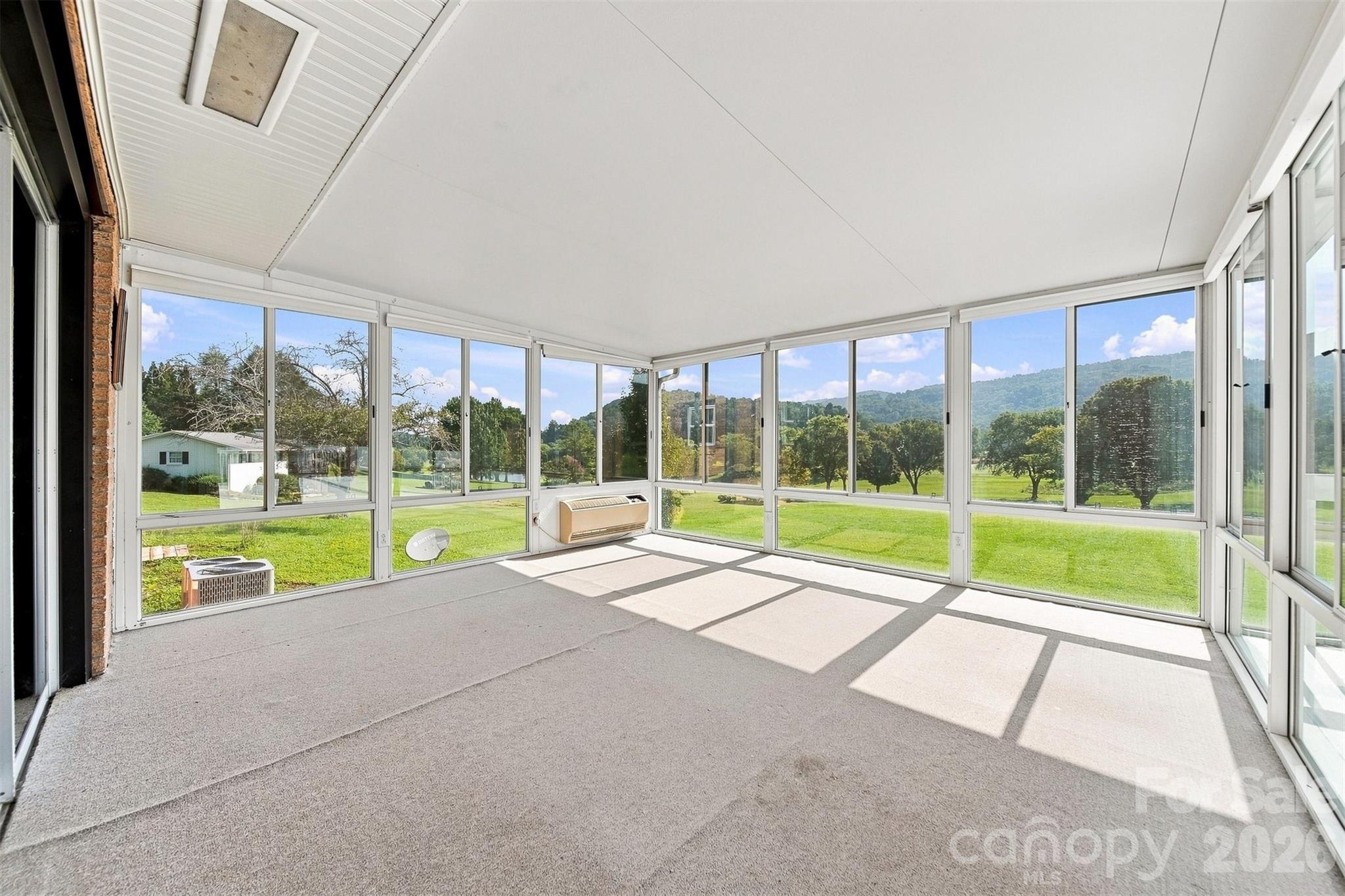 2796 Lakeview Drive — Lenoir