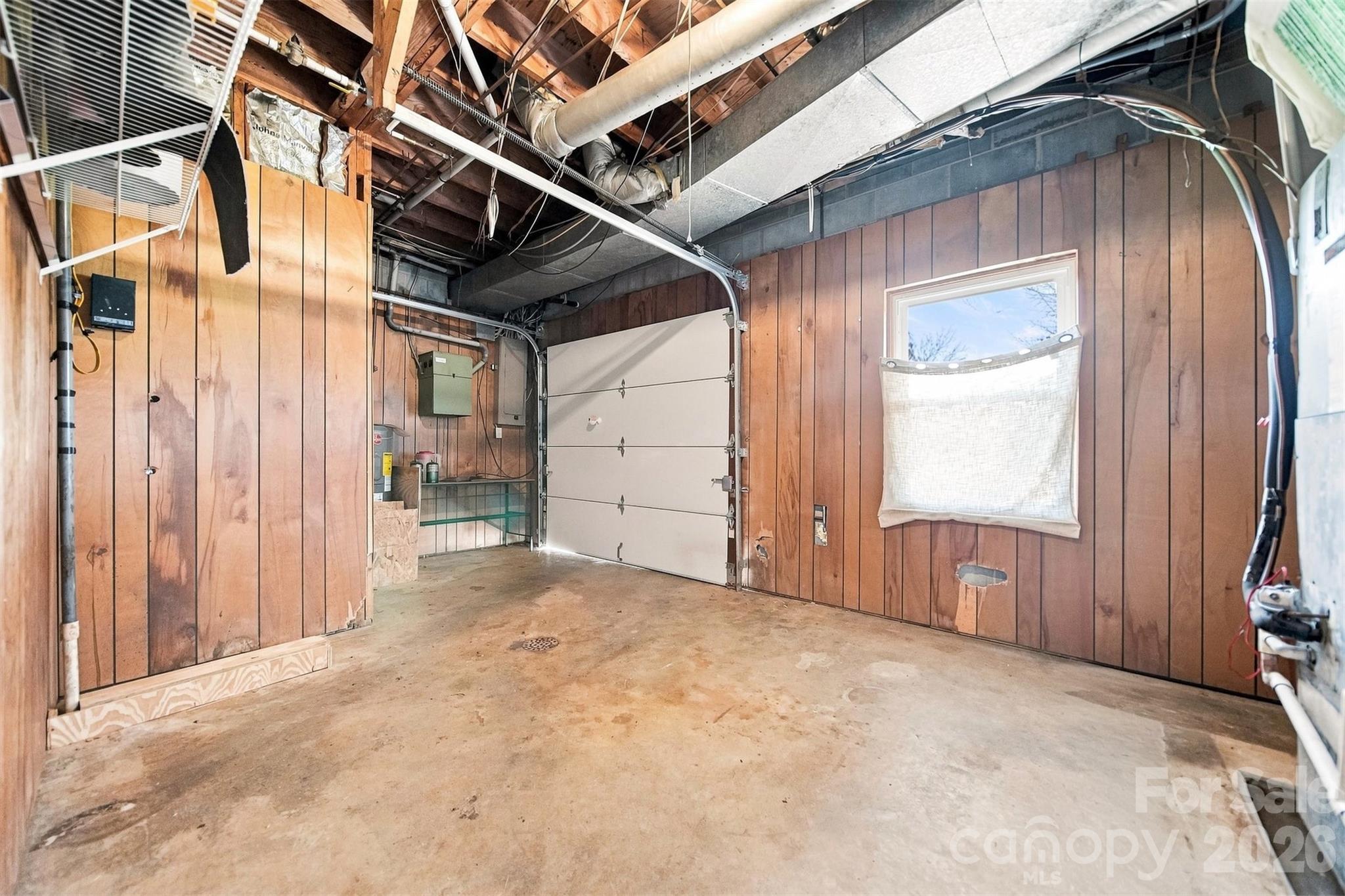2796 Lakeview Drive — Lenoir
