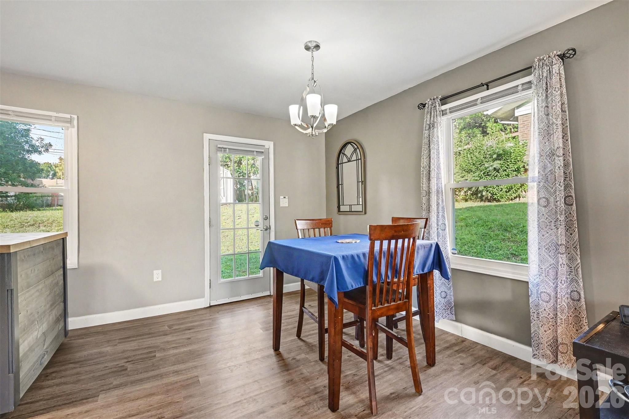 812 Capps Hill Mine Road — Charlotte