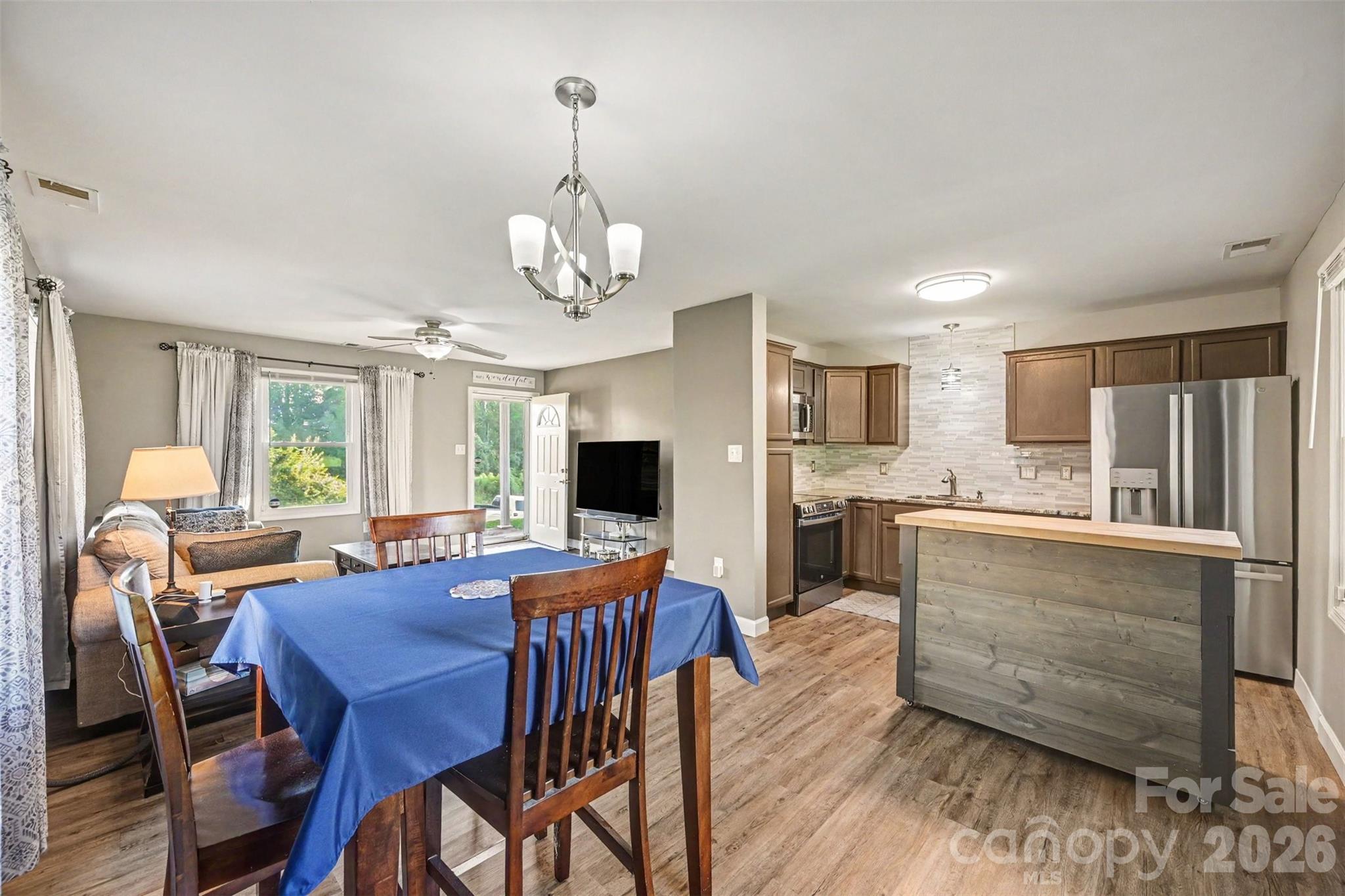 812 Capps Hill Mine Road — Charlotte