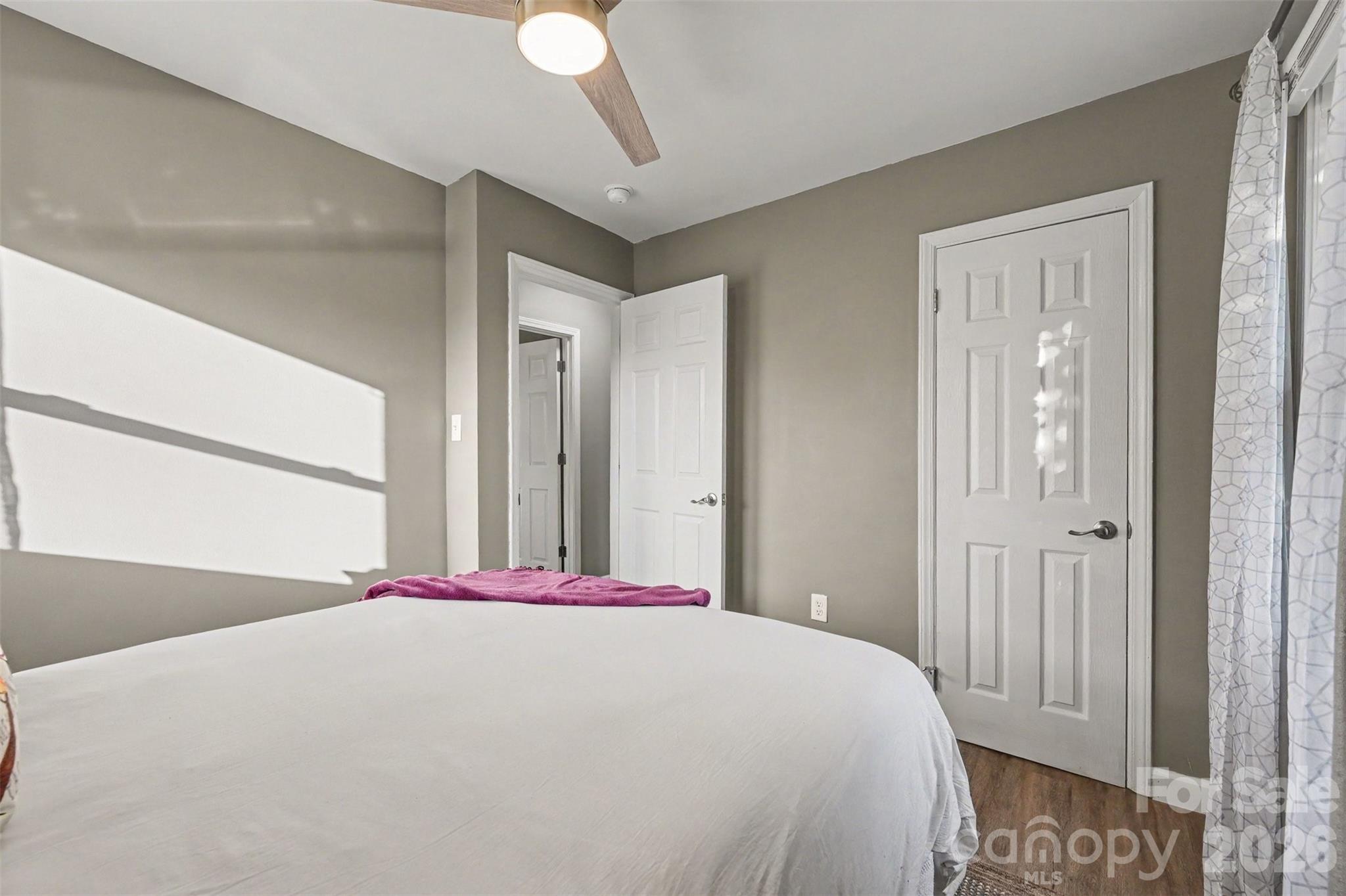 812 Capps Hill Mine Road — Charlotte