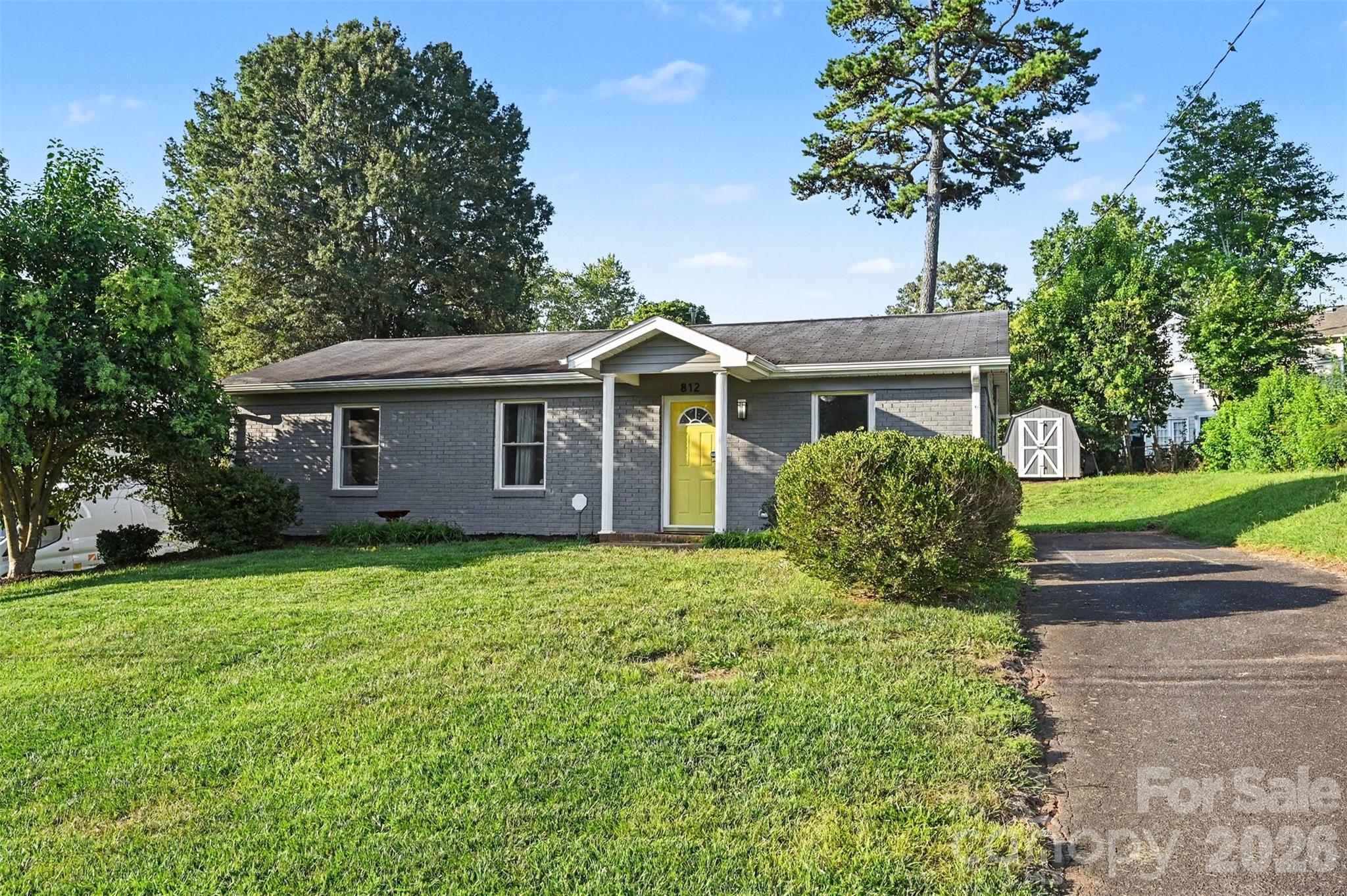 812 Capps Hill Mine Road — Charlotte