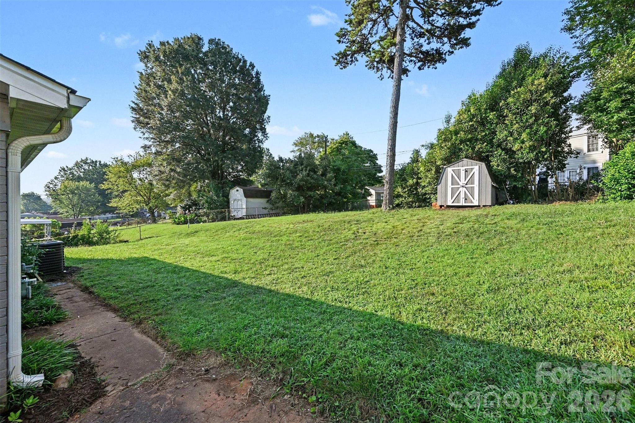 812 Capps Hill Mine Road — Charlotte