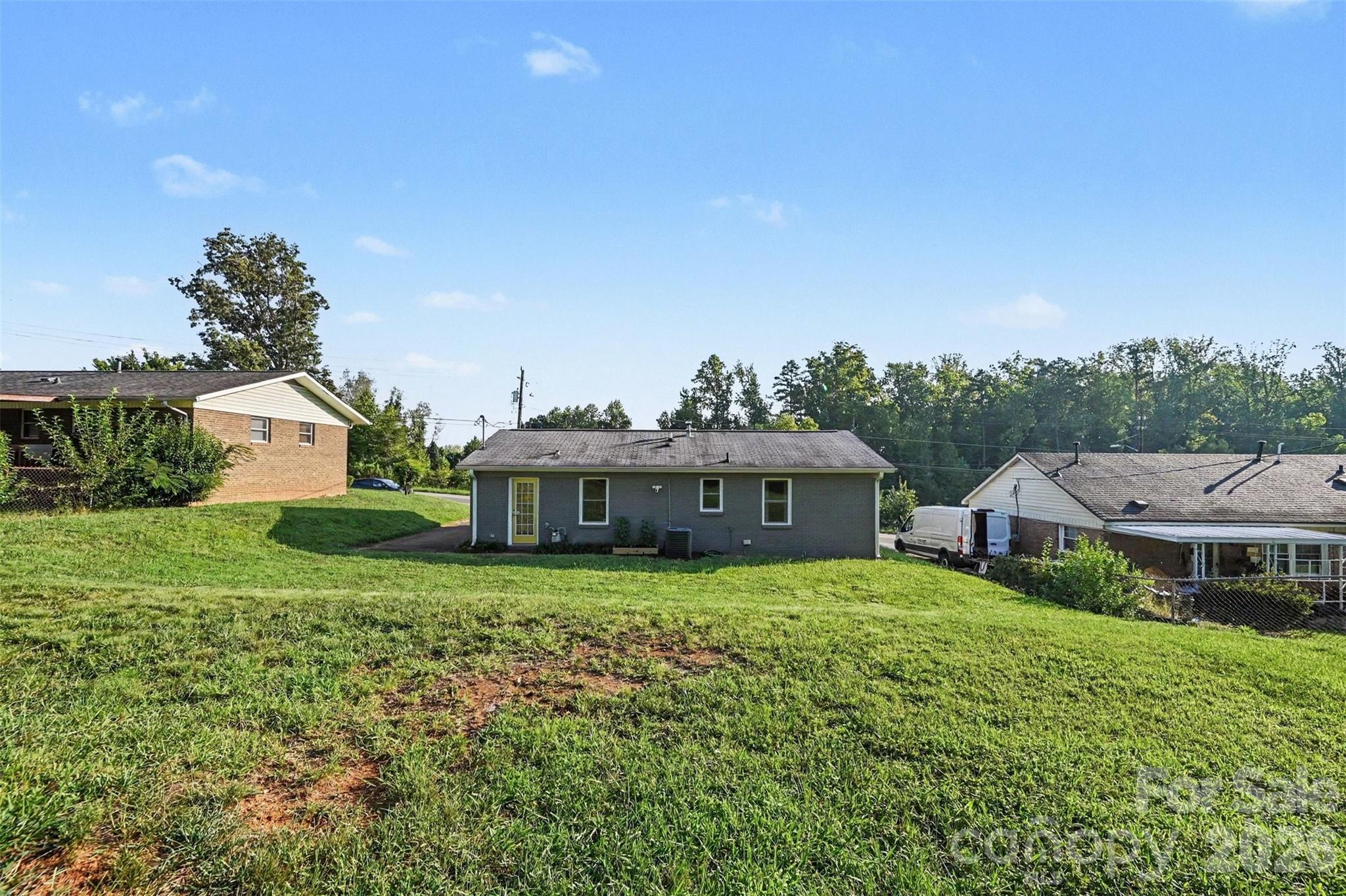 812 Capps Hill Mine Road — Charlotte