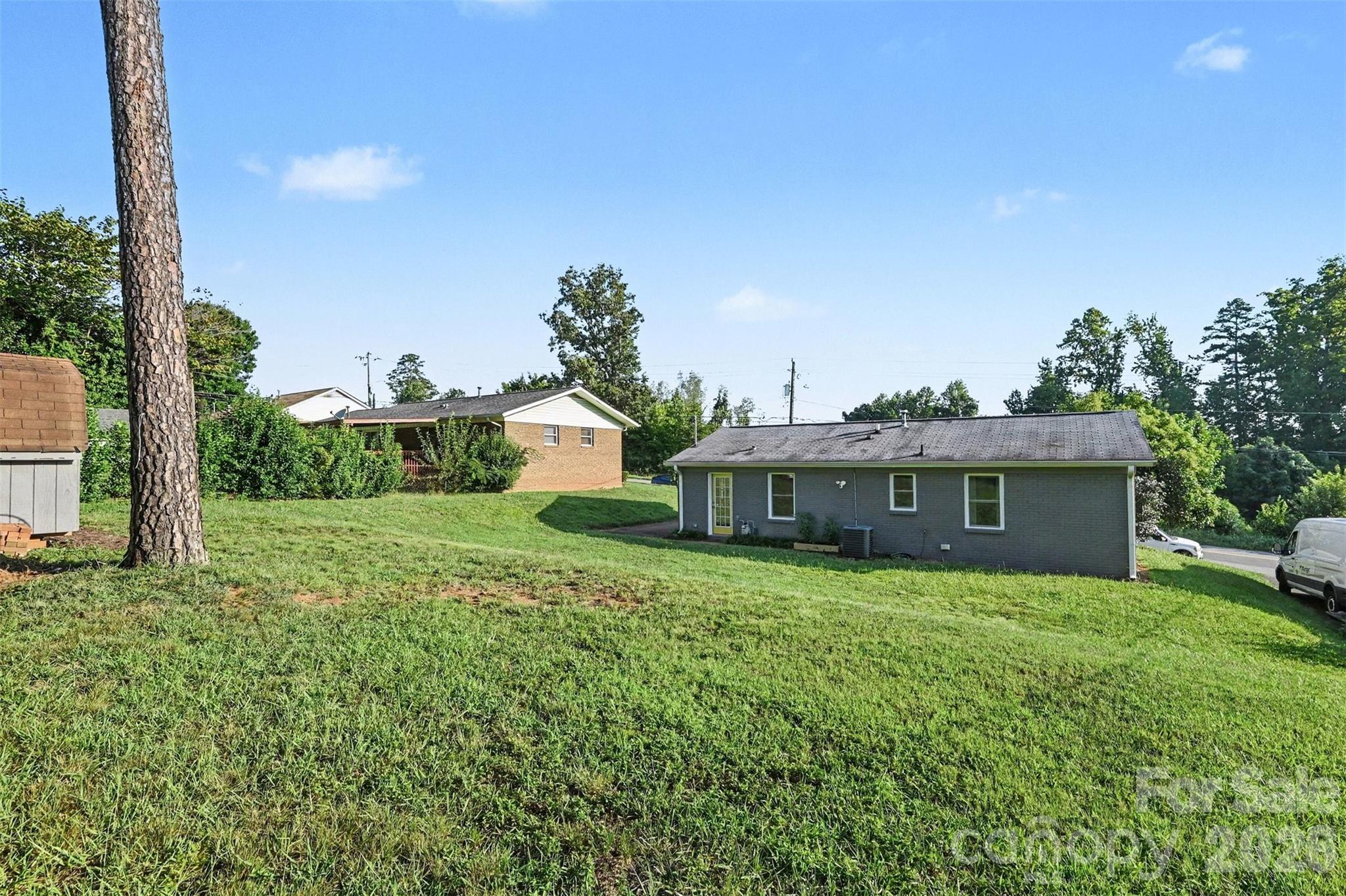 812 Capps Hill Mine Road — Charlotte