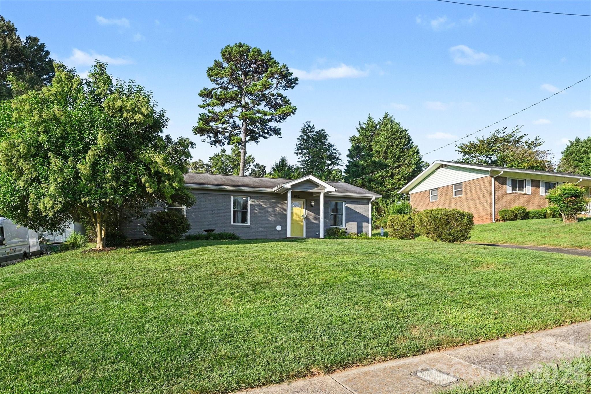 812 Capps Hill Mine Road — Charlotte