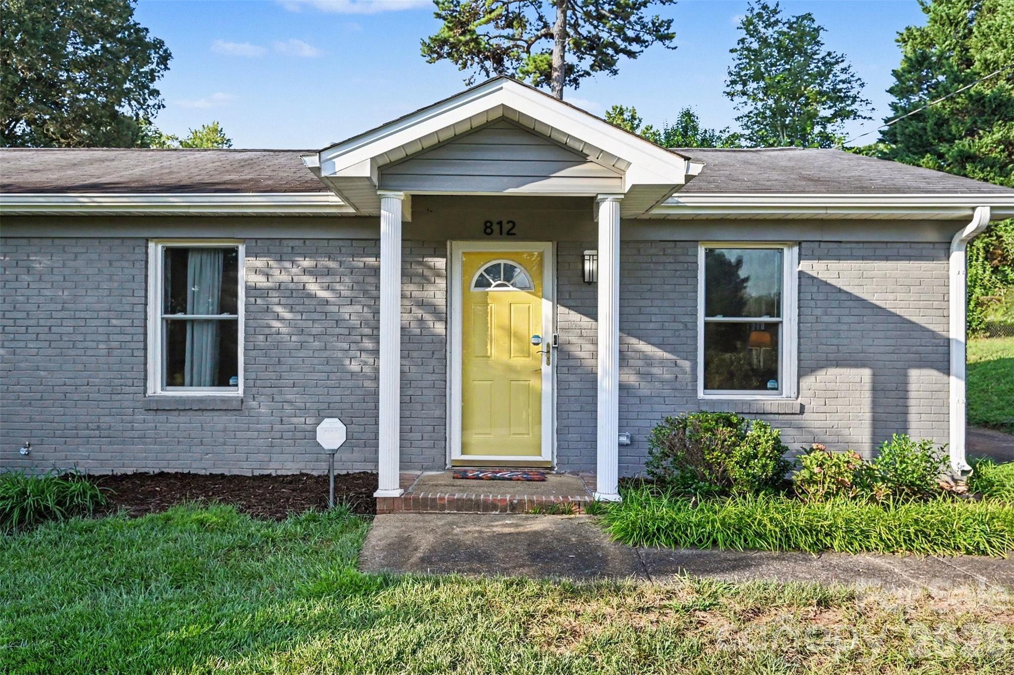 812 Capps Hill Mine Road — Charlotte