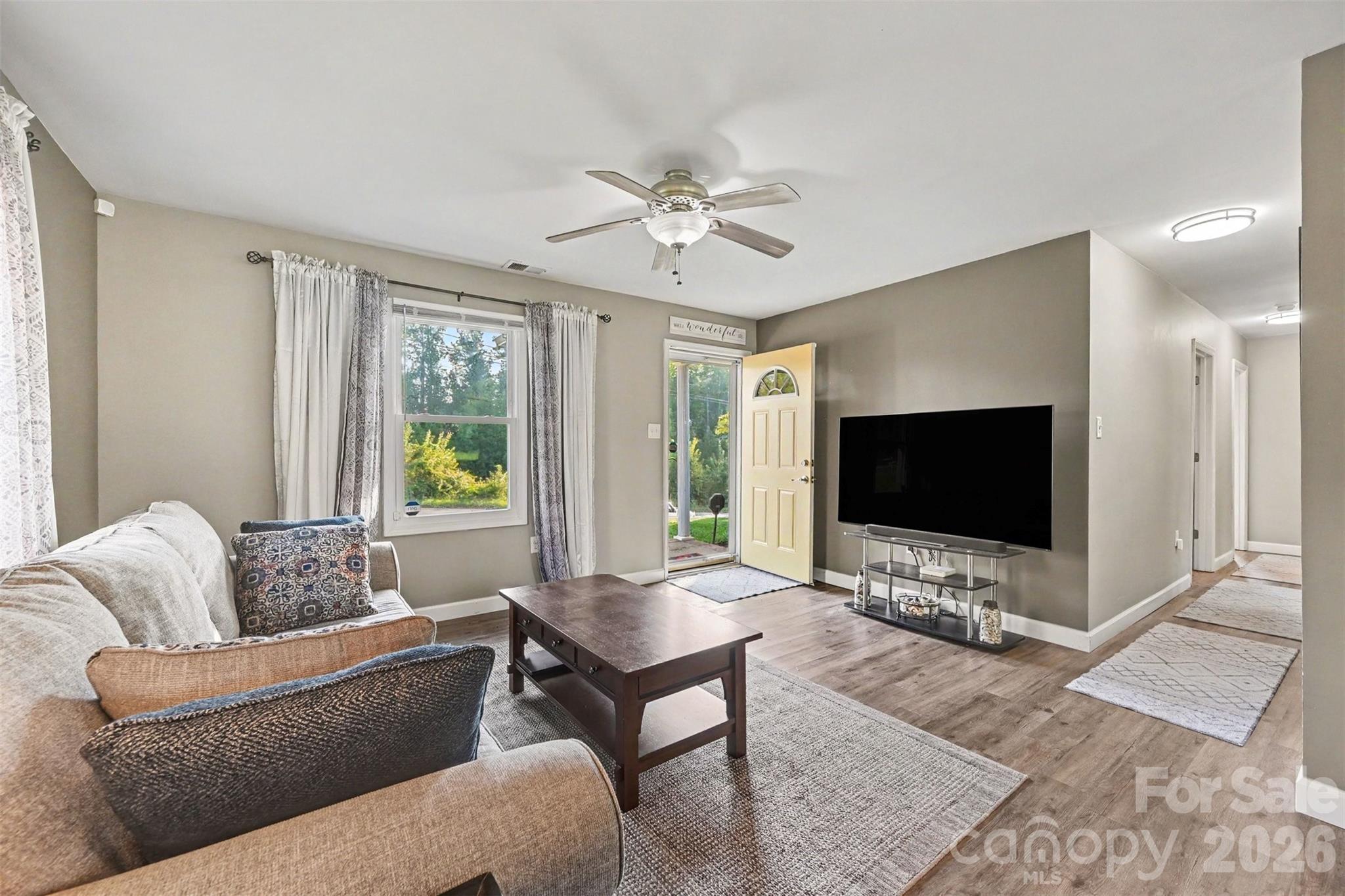 812 Capps Hill Mine Road — Charlotte
