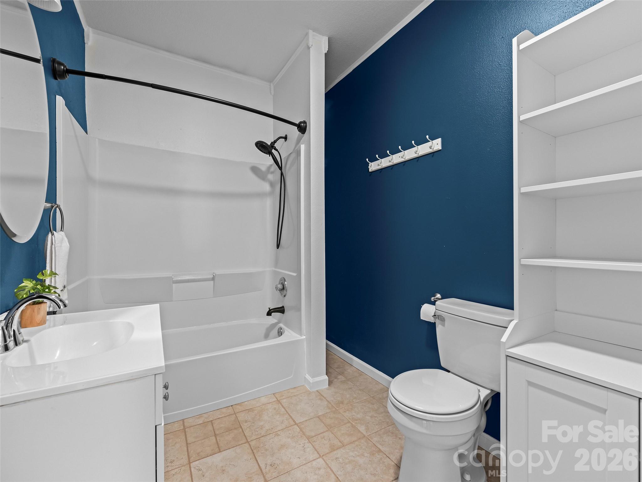 43 Avery Street — Waynesville