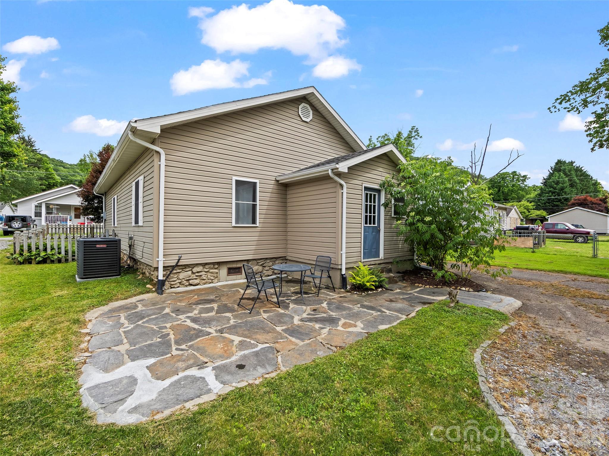 43 Avery Street — Waynesville