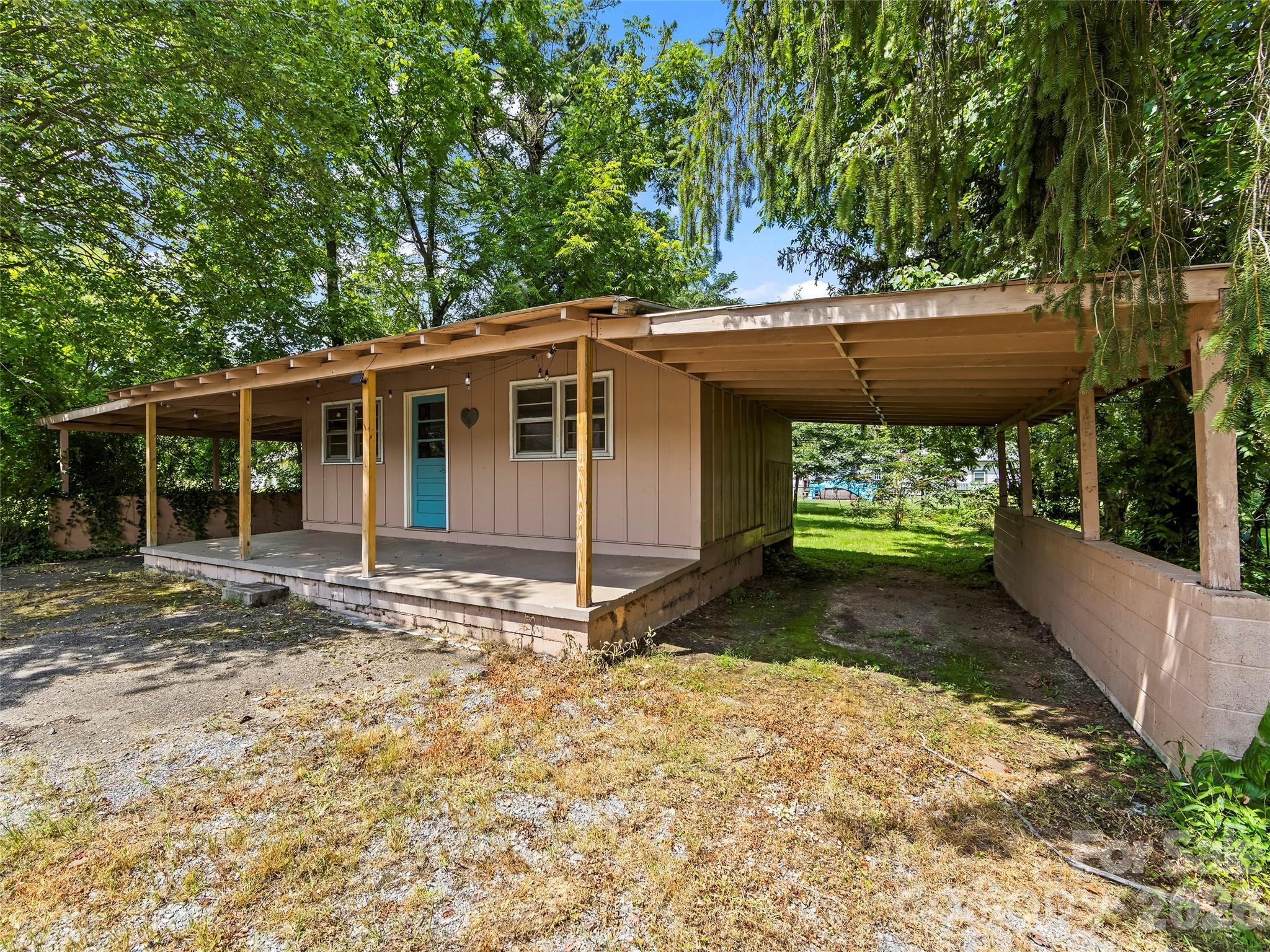 43 Avery Street — Waynesville