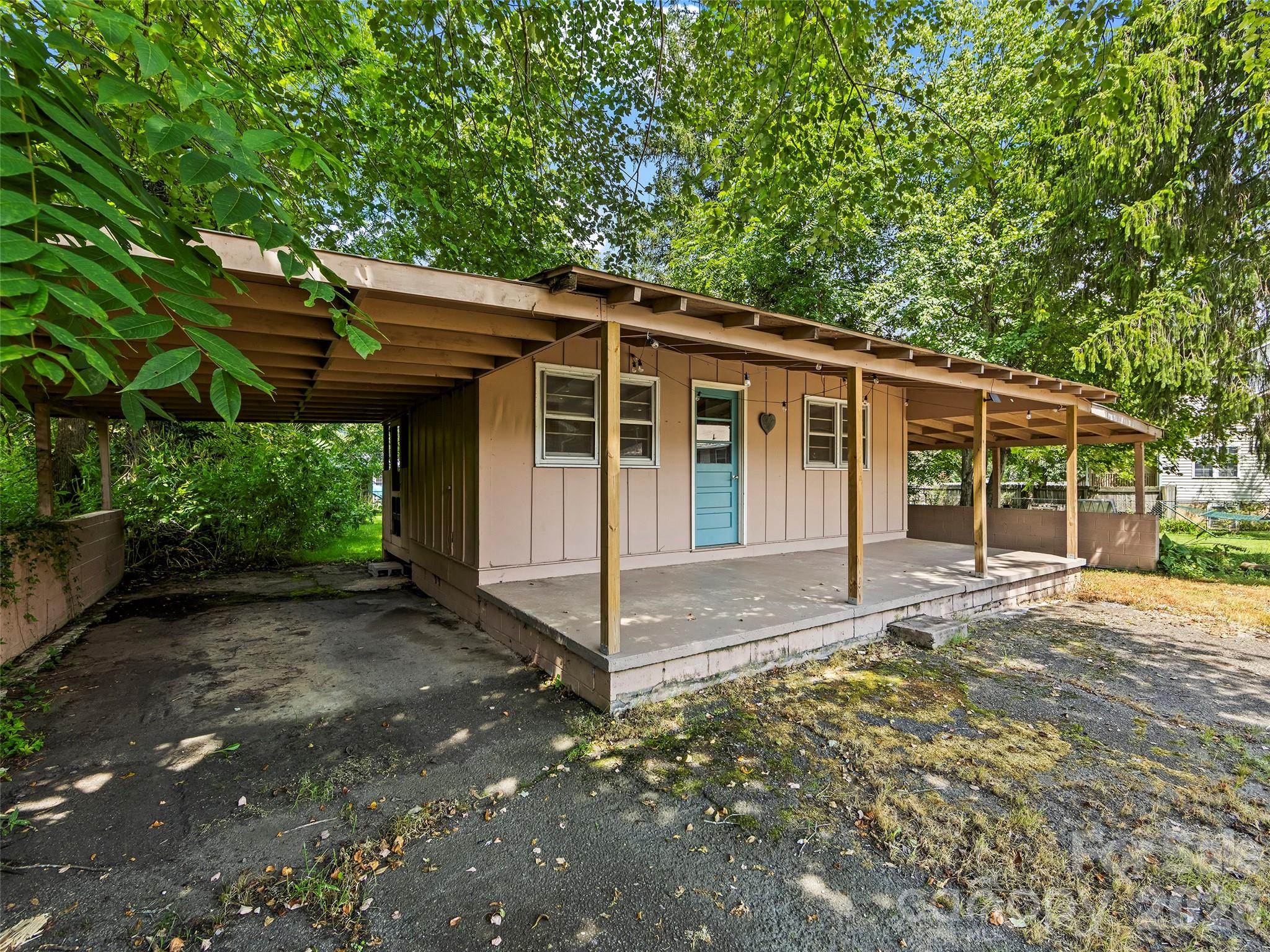 43 Avery Street — Waynesville