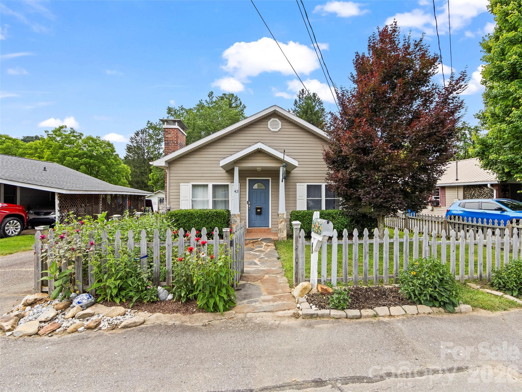 43 Avery Street — Waynesville