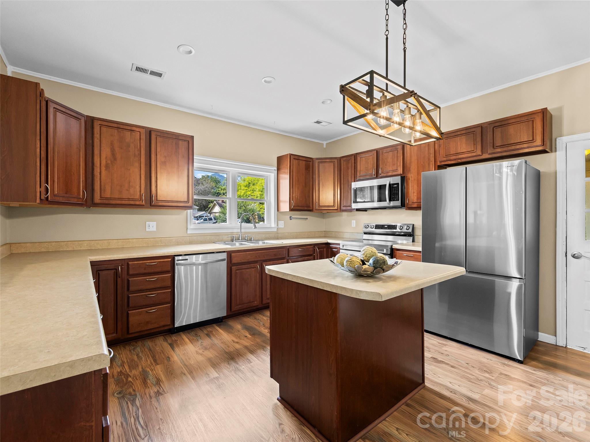 43 Avery Street — Waynesville