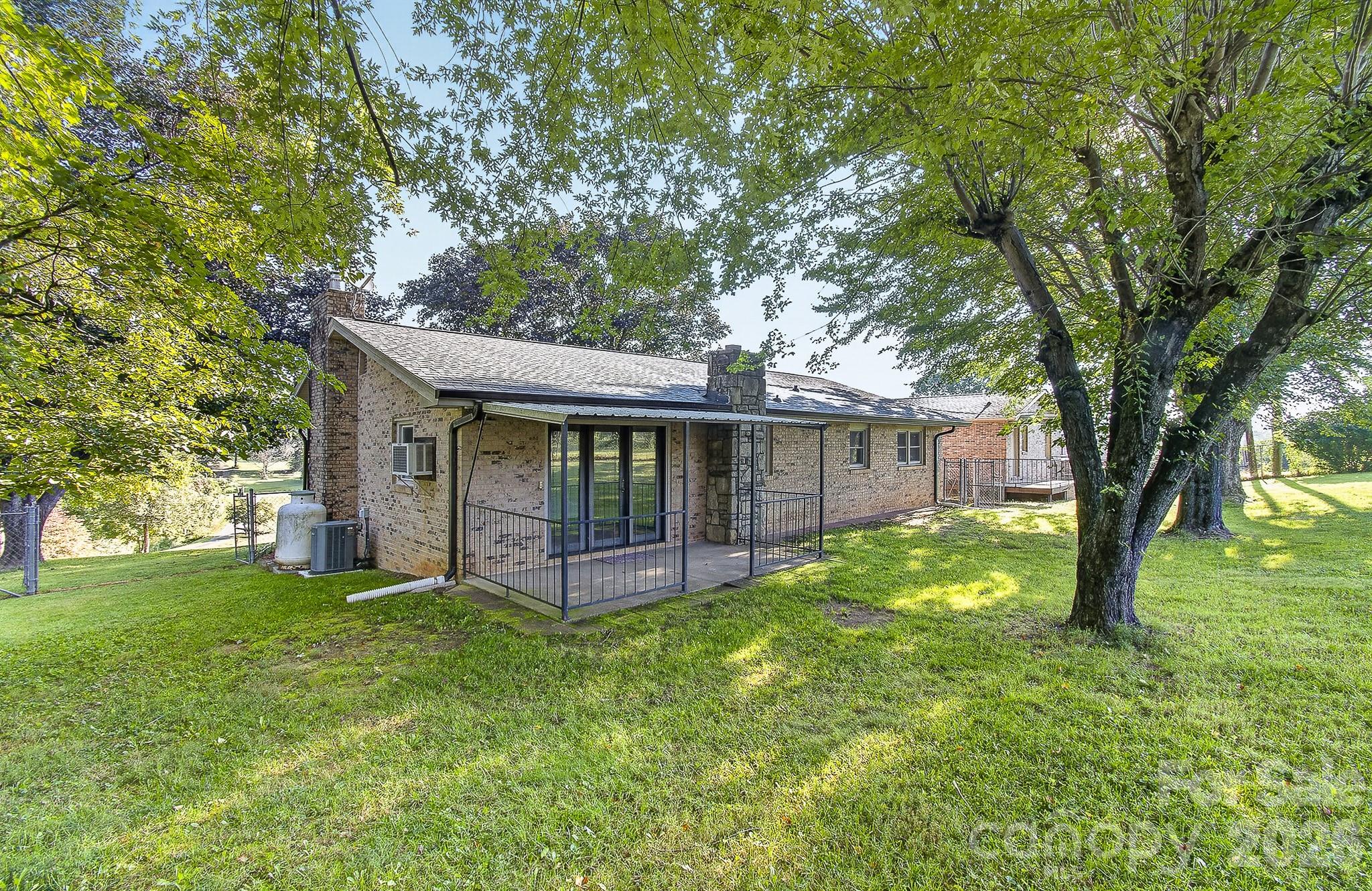 1371 Jackson Loop Road — Flat Rock