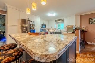 455 Avery Lane — Newland