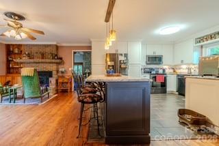 455 Avery Lane — Newland