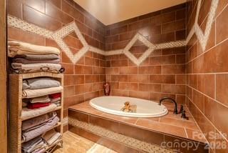 455 Avery Lane — Newland