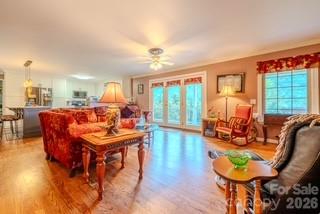 455 Avery Lane — Newland