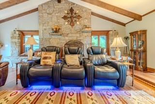 455 Avery Lane — Newland