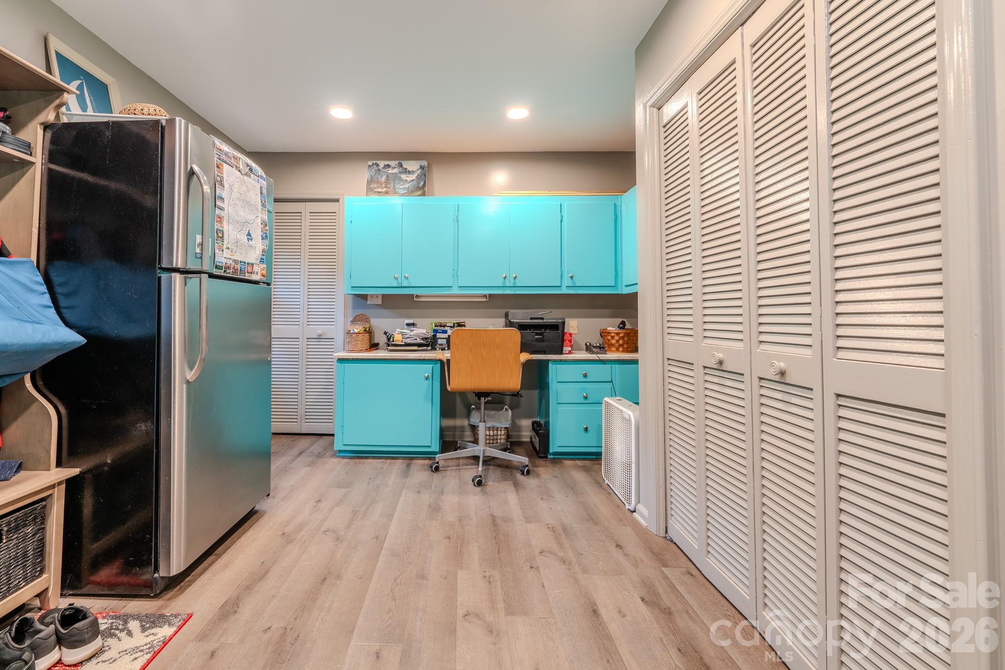 455 Avery Lane — Newland