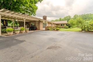 455 Avery Lane — Newland