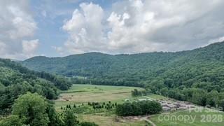 455 Avery Lane — Newland